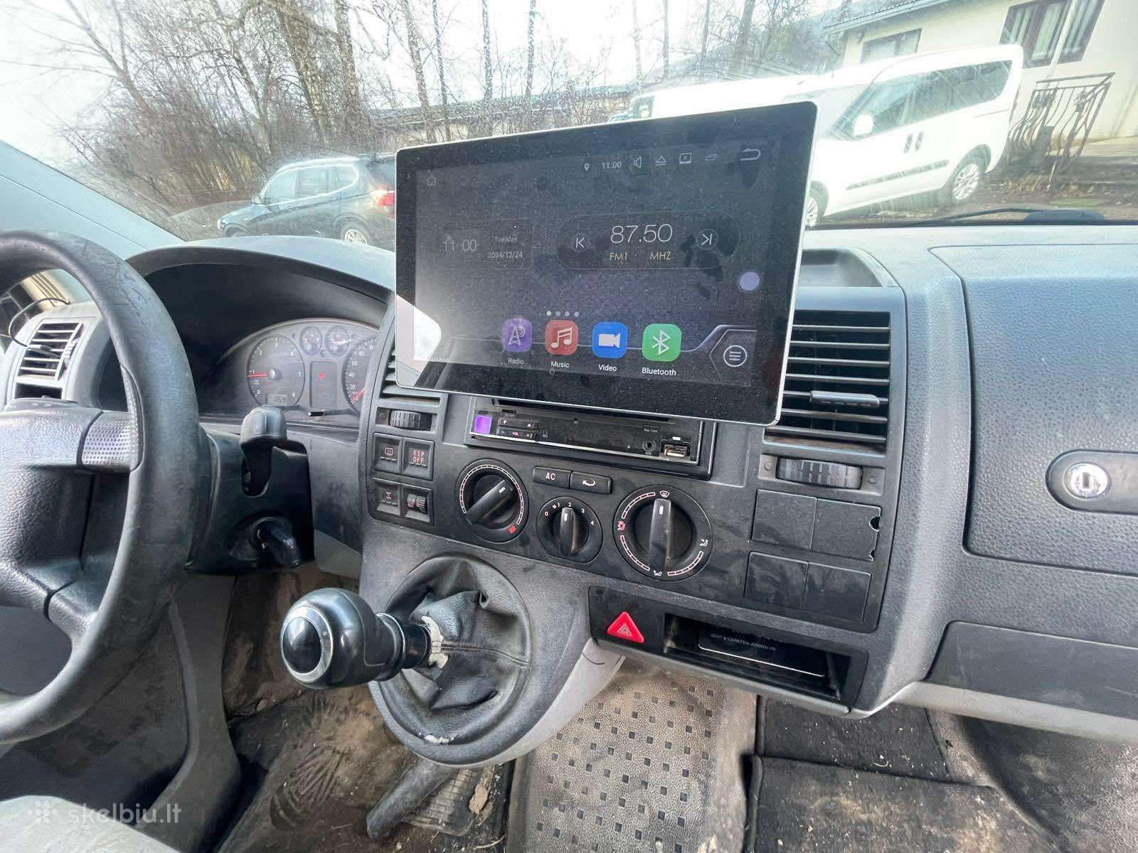 Multimedia automobiliui