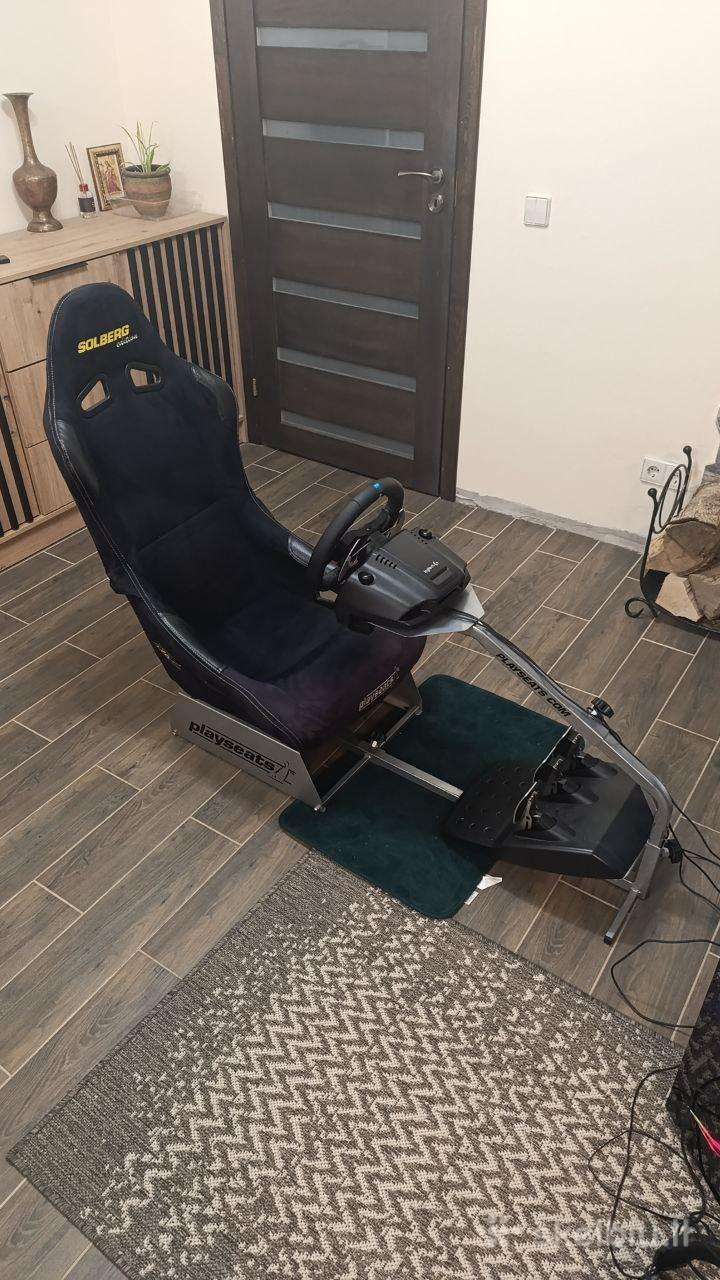 Racing station
