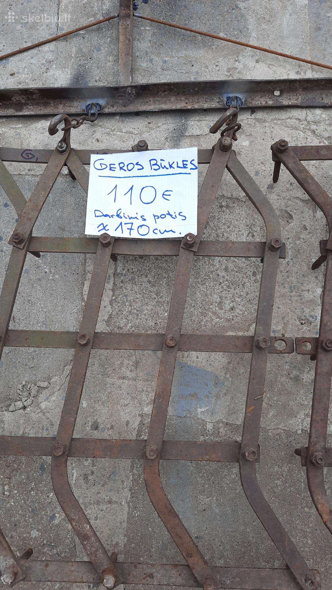 Akečios su prikabinimu