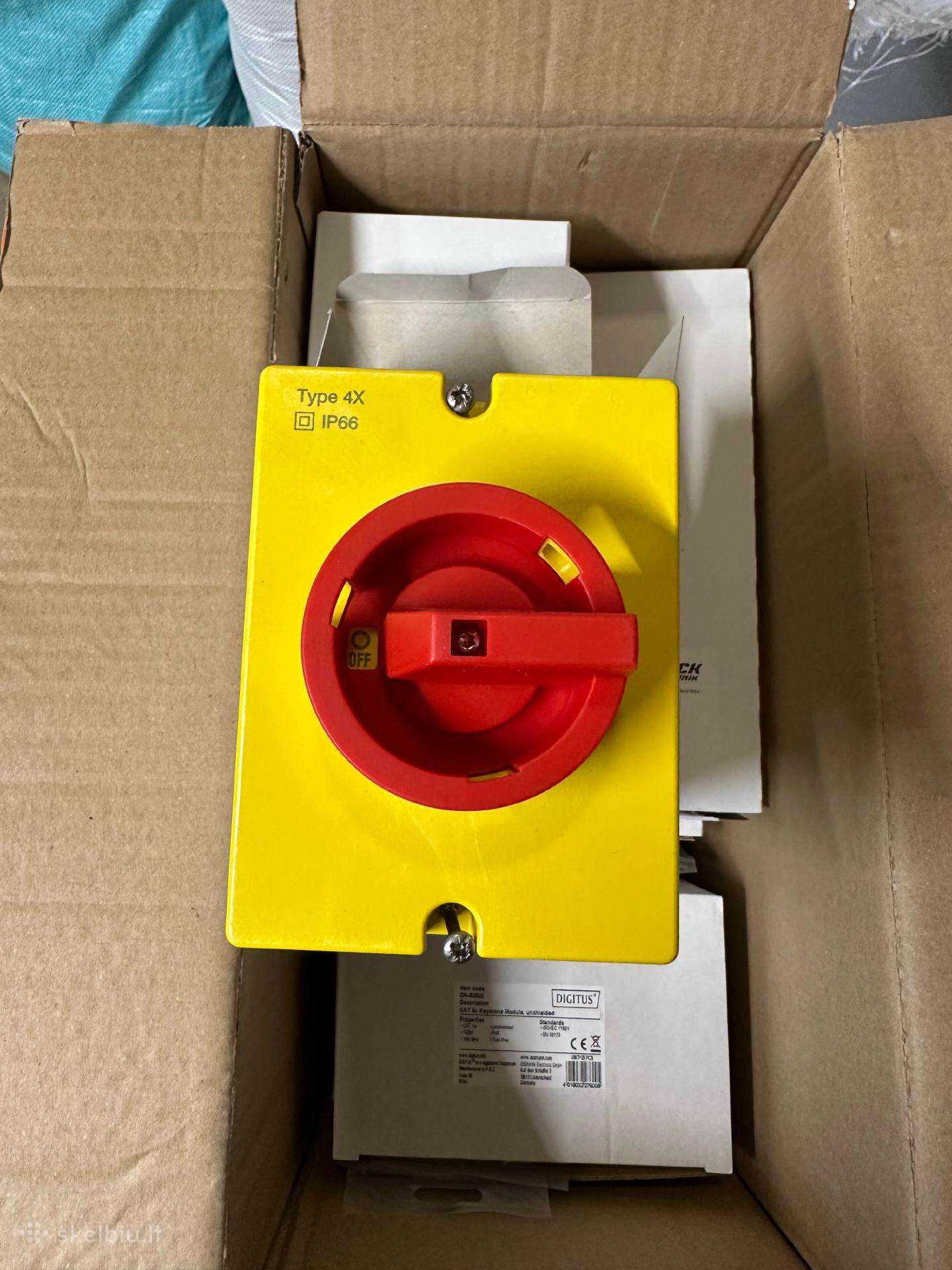 Main Switch 3-pole 4 hole mounting Emergency-stop
