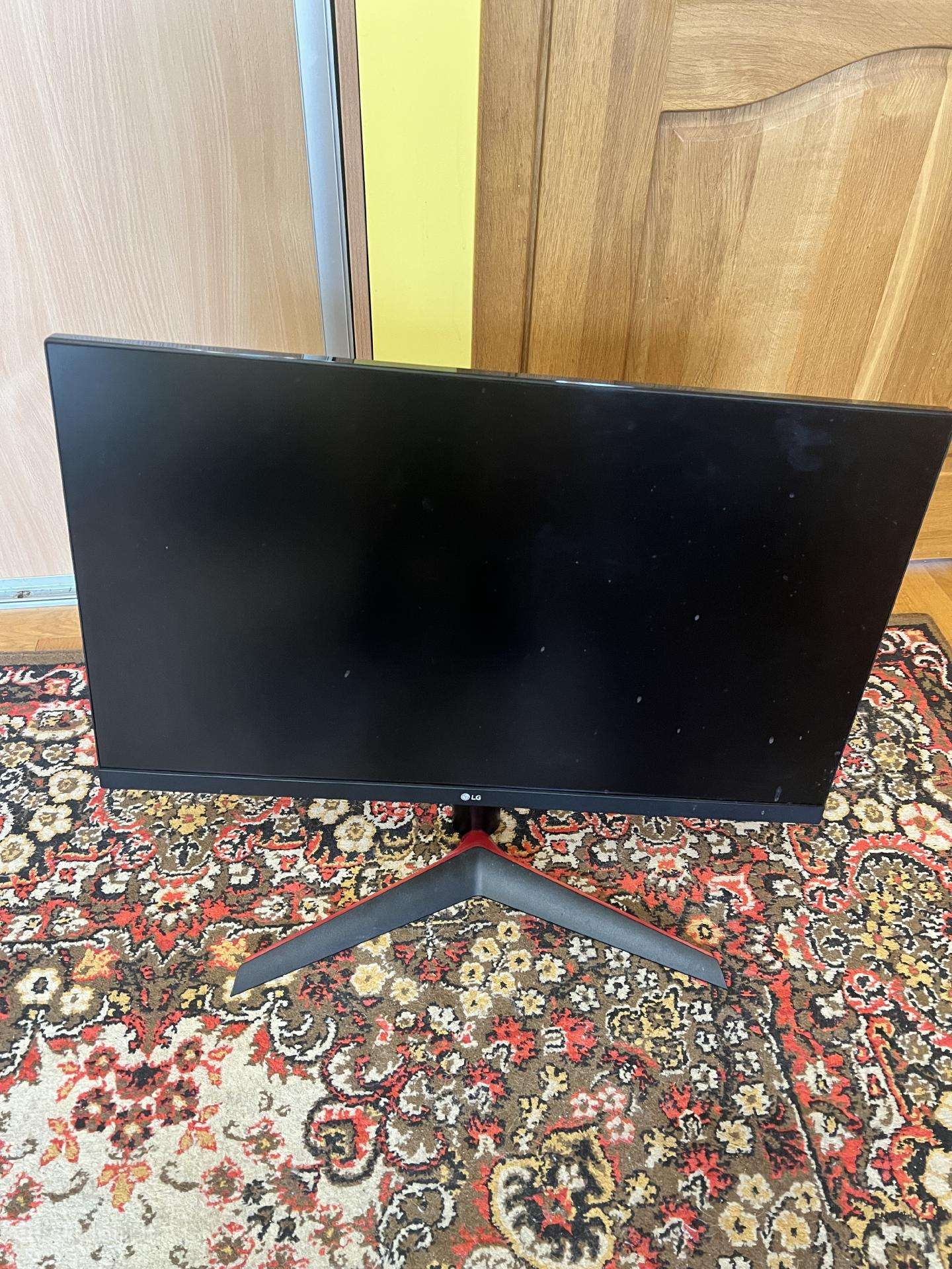 LG 27gl63t monitorius su defektu