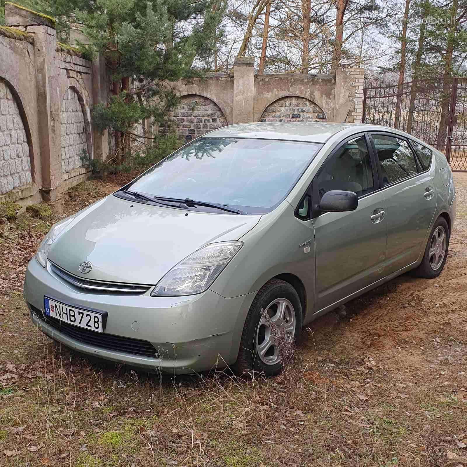 Toyota Prius, hatchback