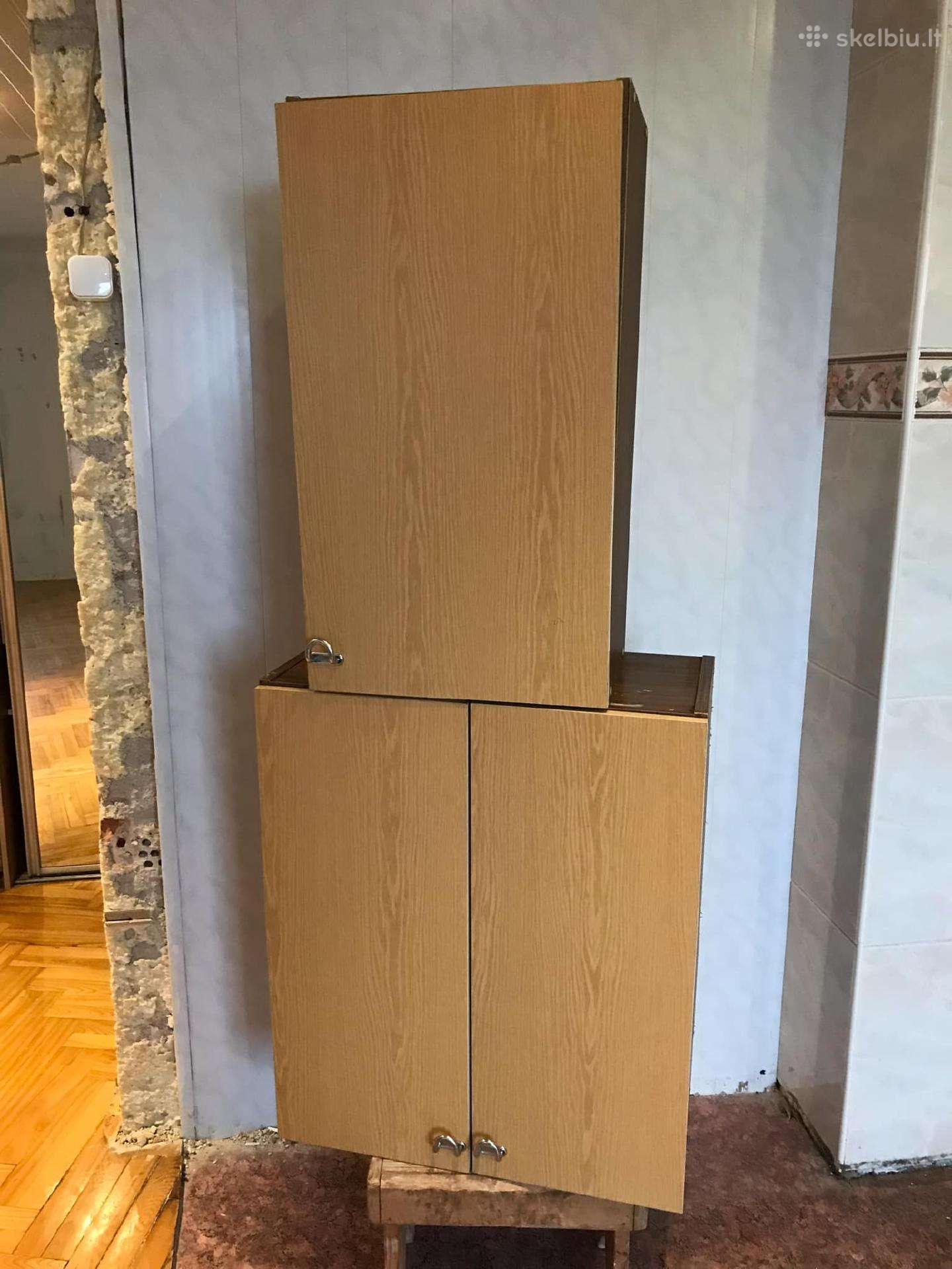 Spintelės pakabinamos ir pastatomos