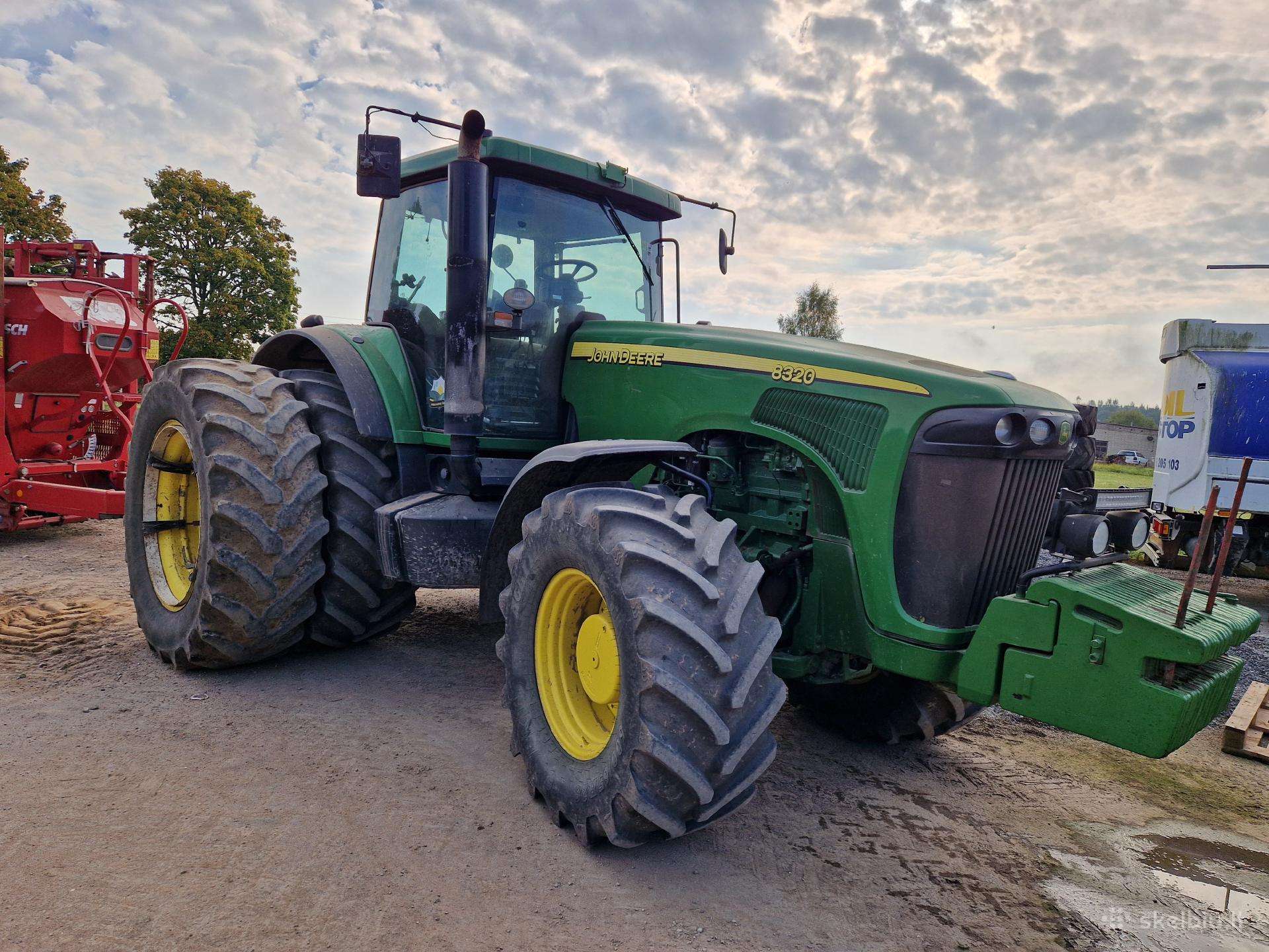 John Deere 8320, тракторы