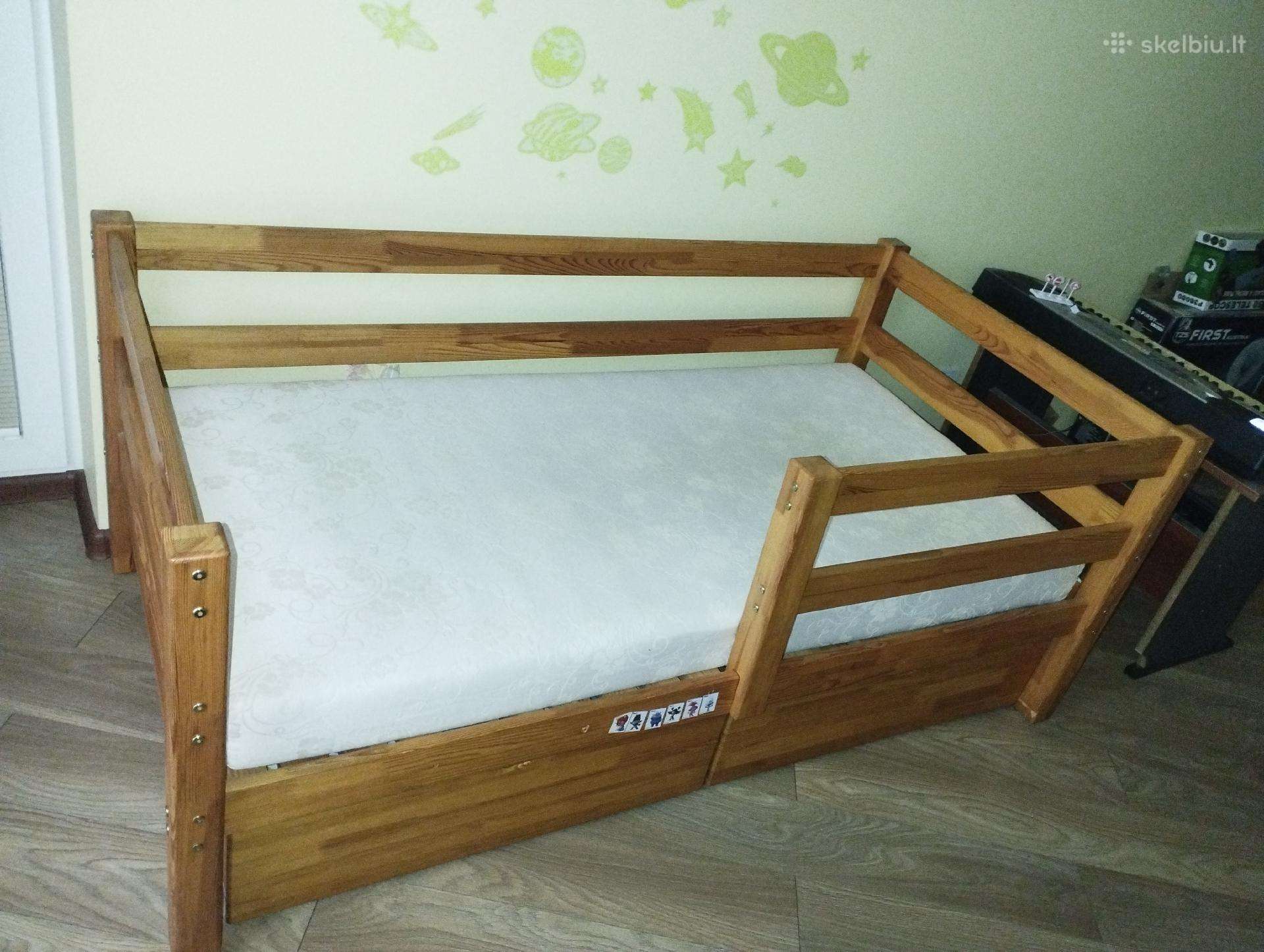 Vaikiška lovytė, su patalynės dėžemis ir čiužiniu