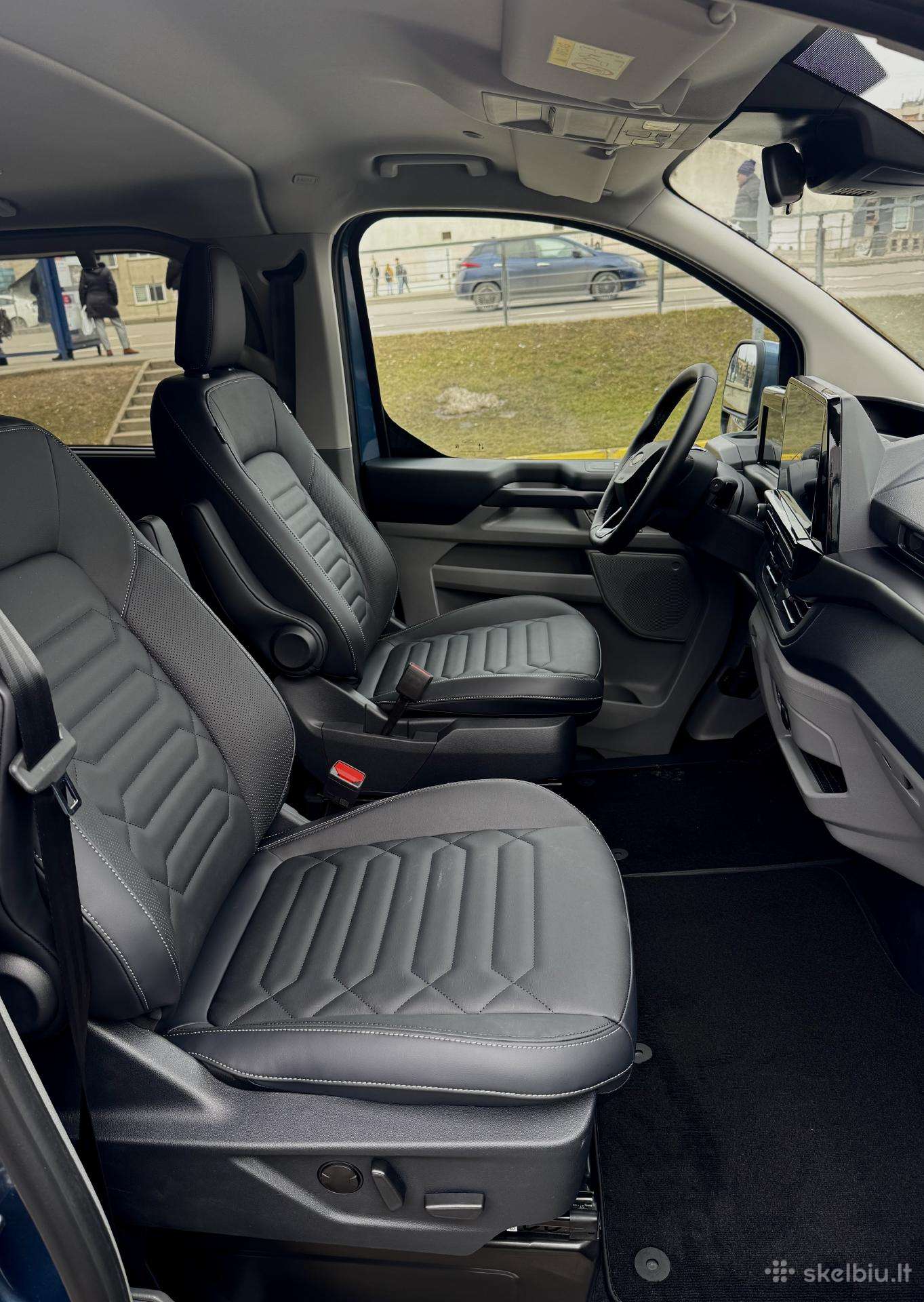 Ford Tourneo Custom, passenger minibus