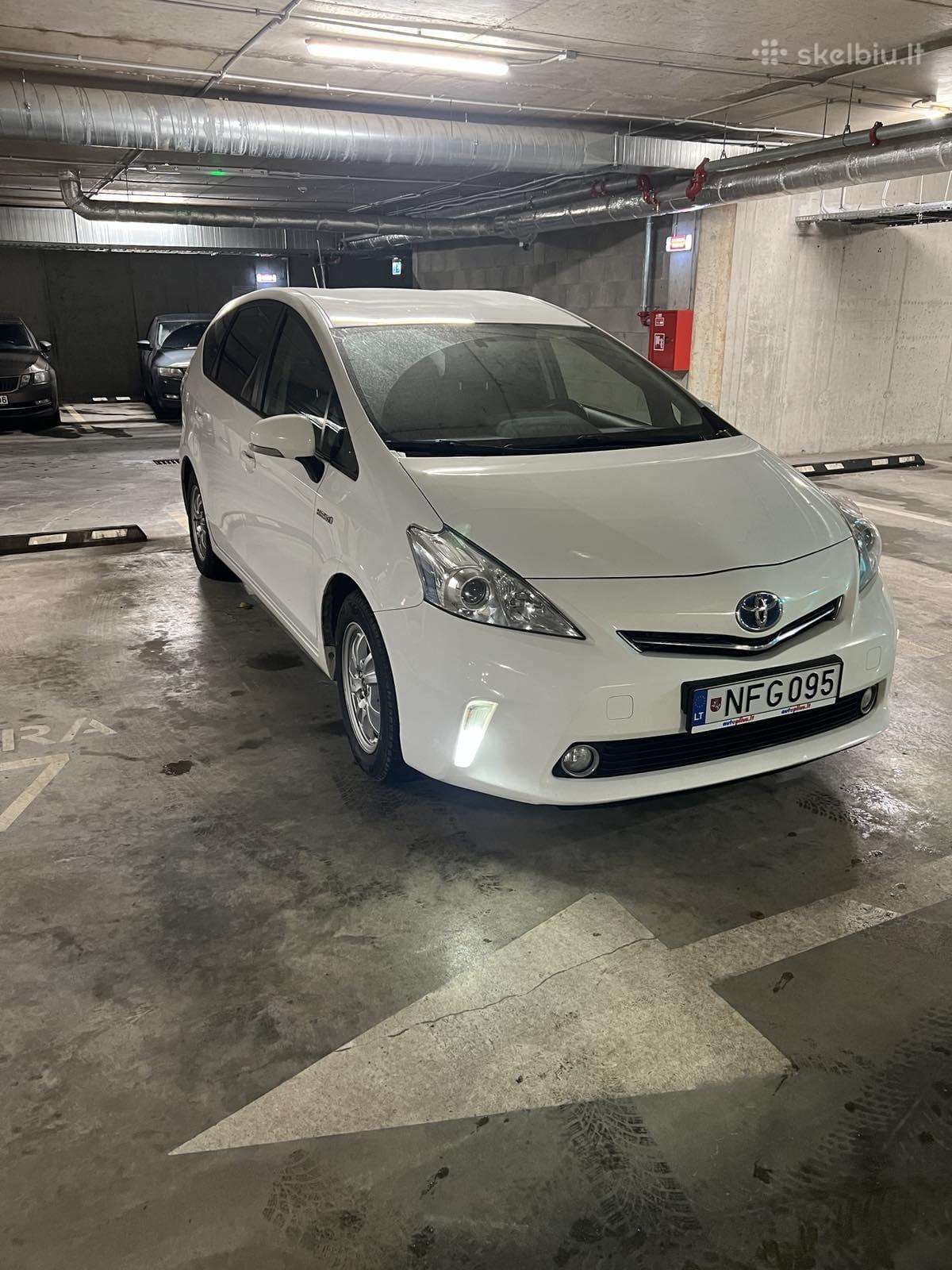 Toyota Prius, hečbekas