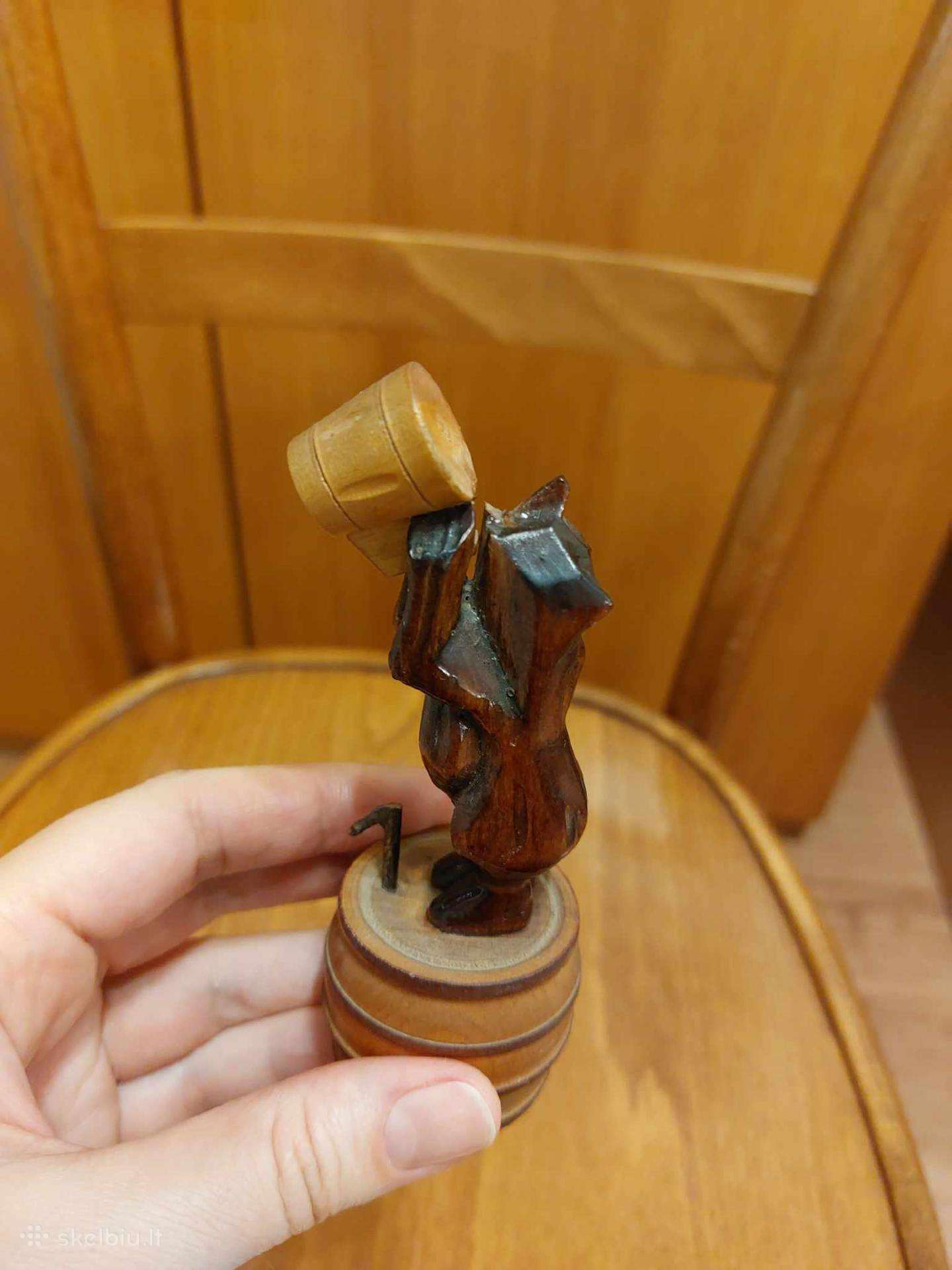 Vintažiniai suvenyrai (mediniai ir kt.)