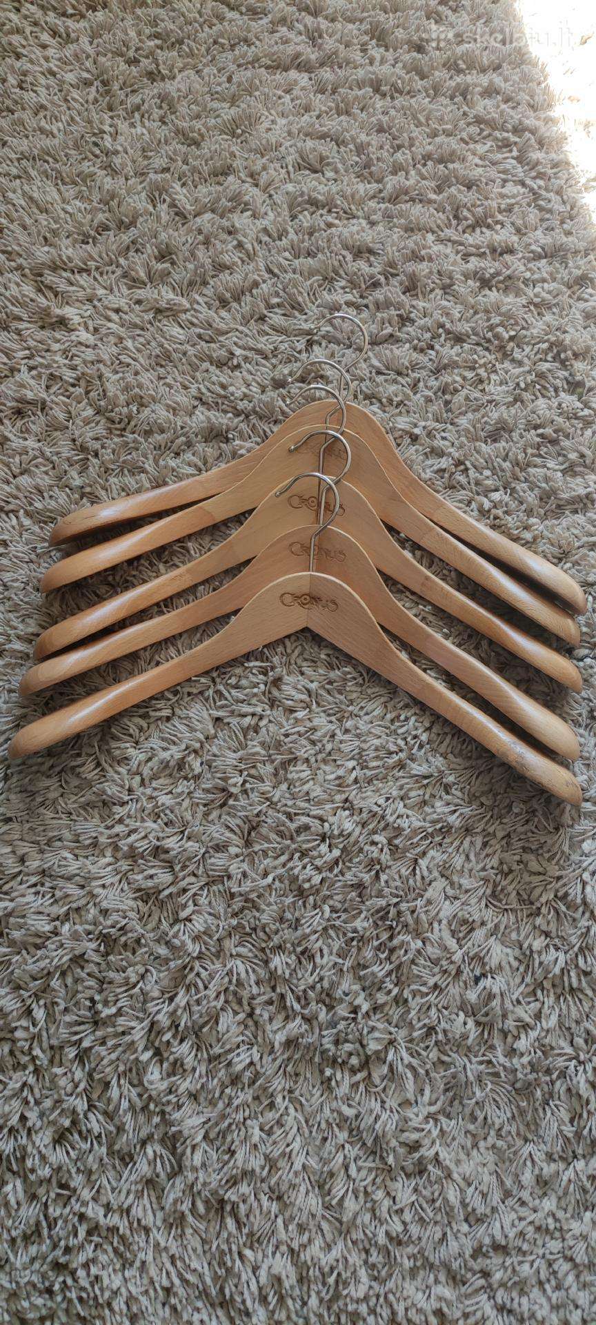 Kokybiškos rūbų pakabos 5 vnt.