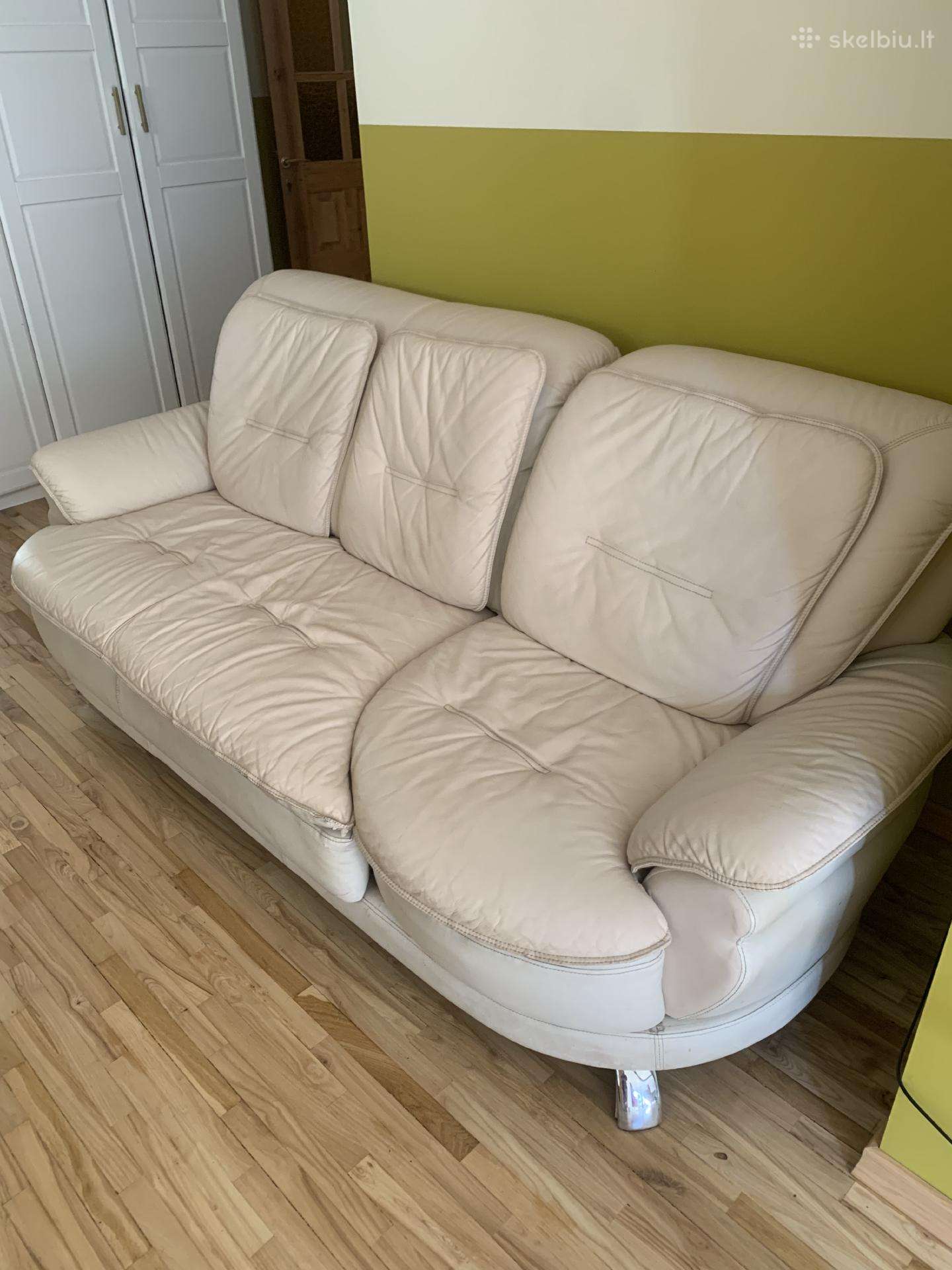 Balta odine sofa