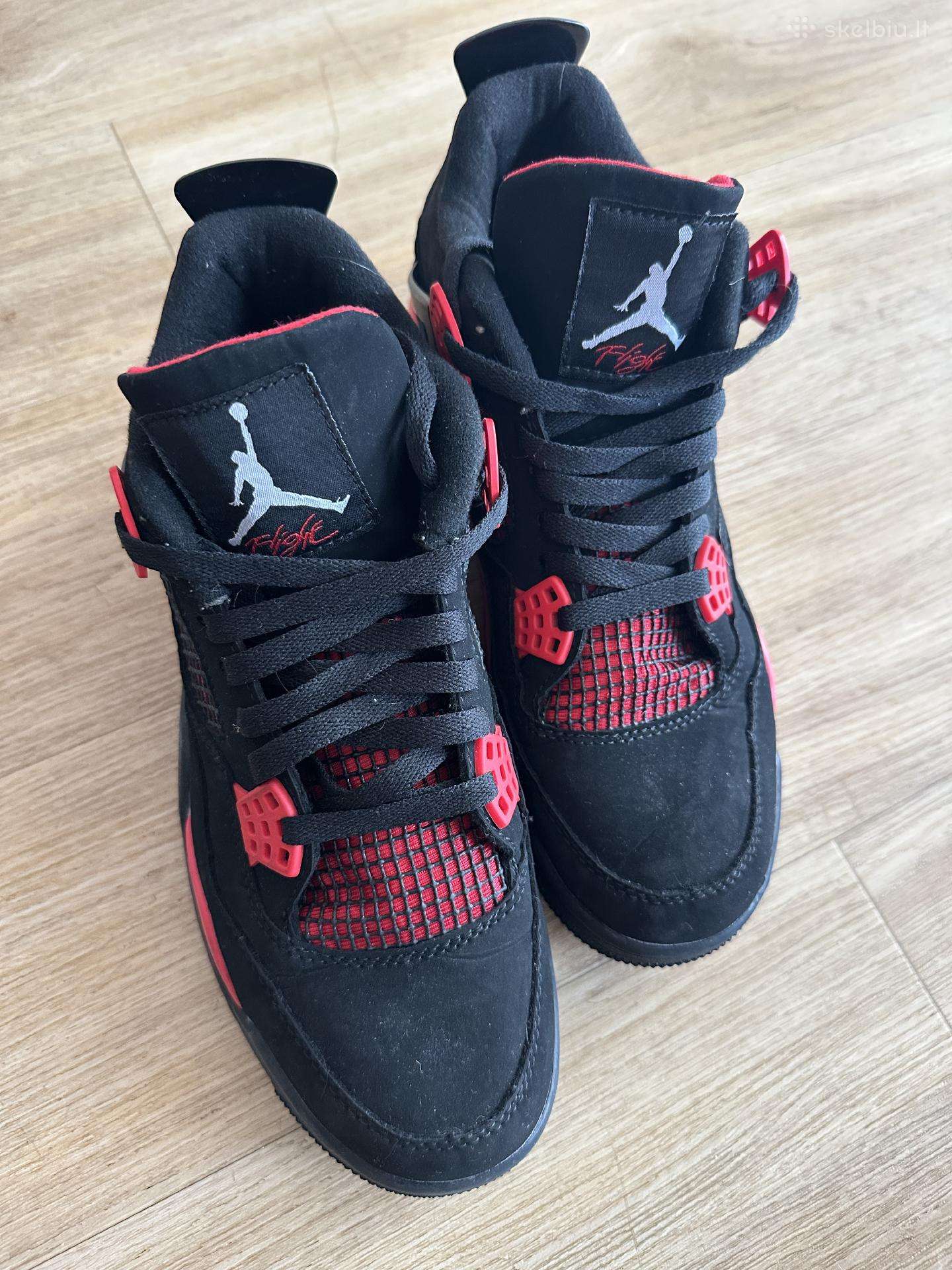 Parduodami Jordan air 4