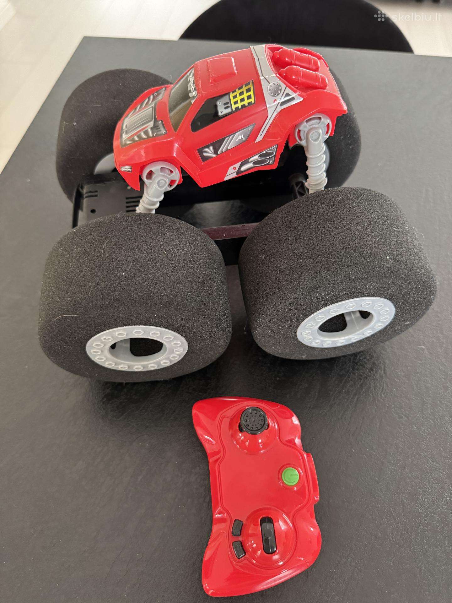 RC radio bangom valdoma mašinėlė Air hogs