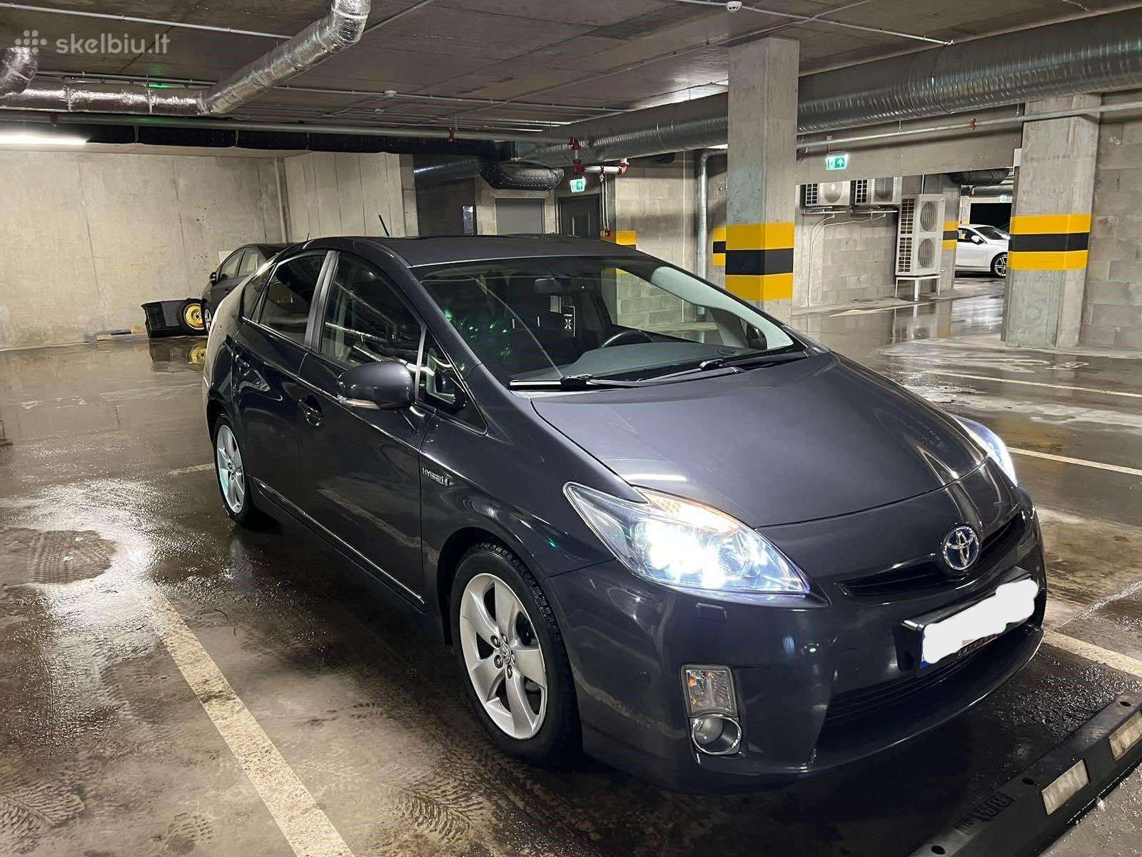 Toyota Prius, hečbekas