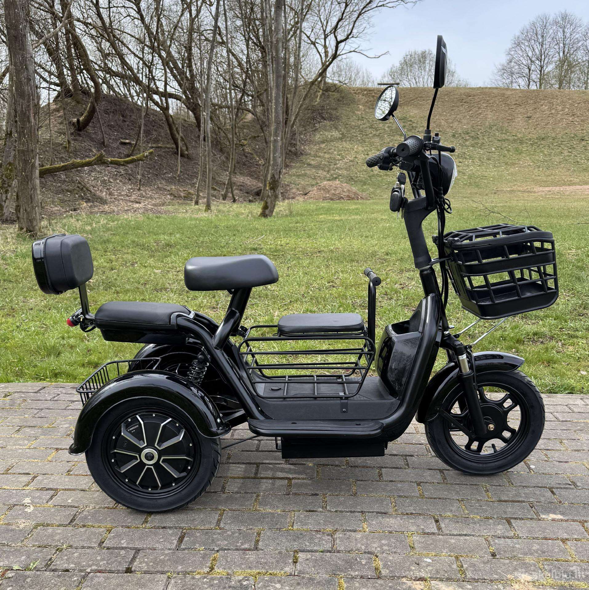 -Kita- -kita-, trikes