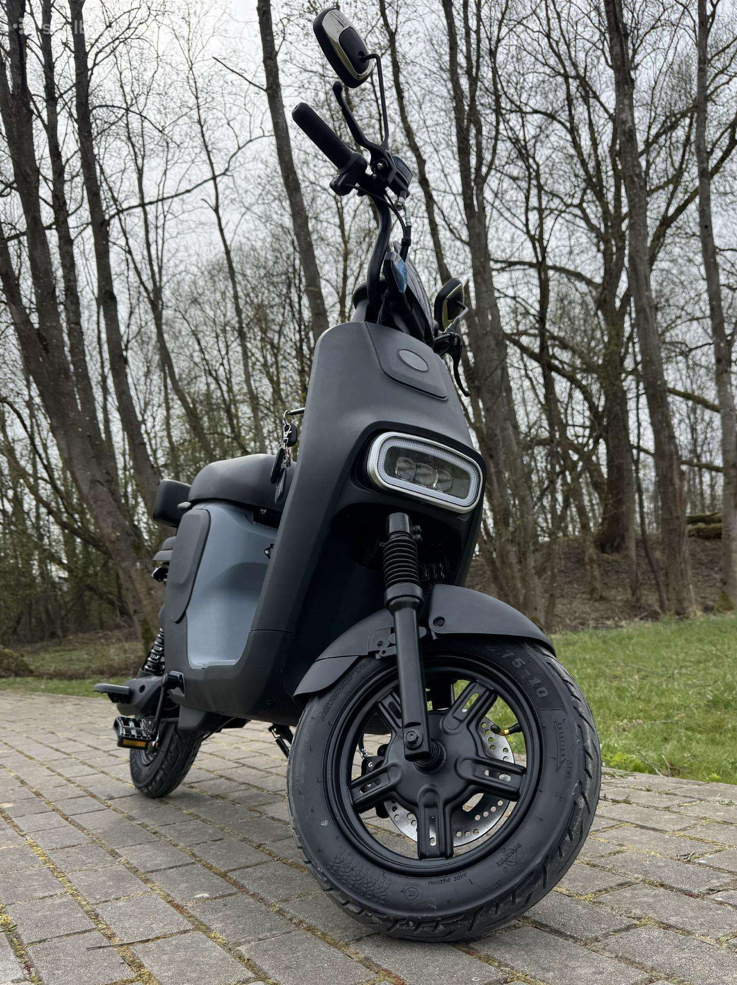 -Kita- -kita-, scooters / mopeds