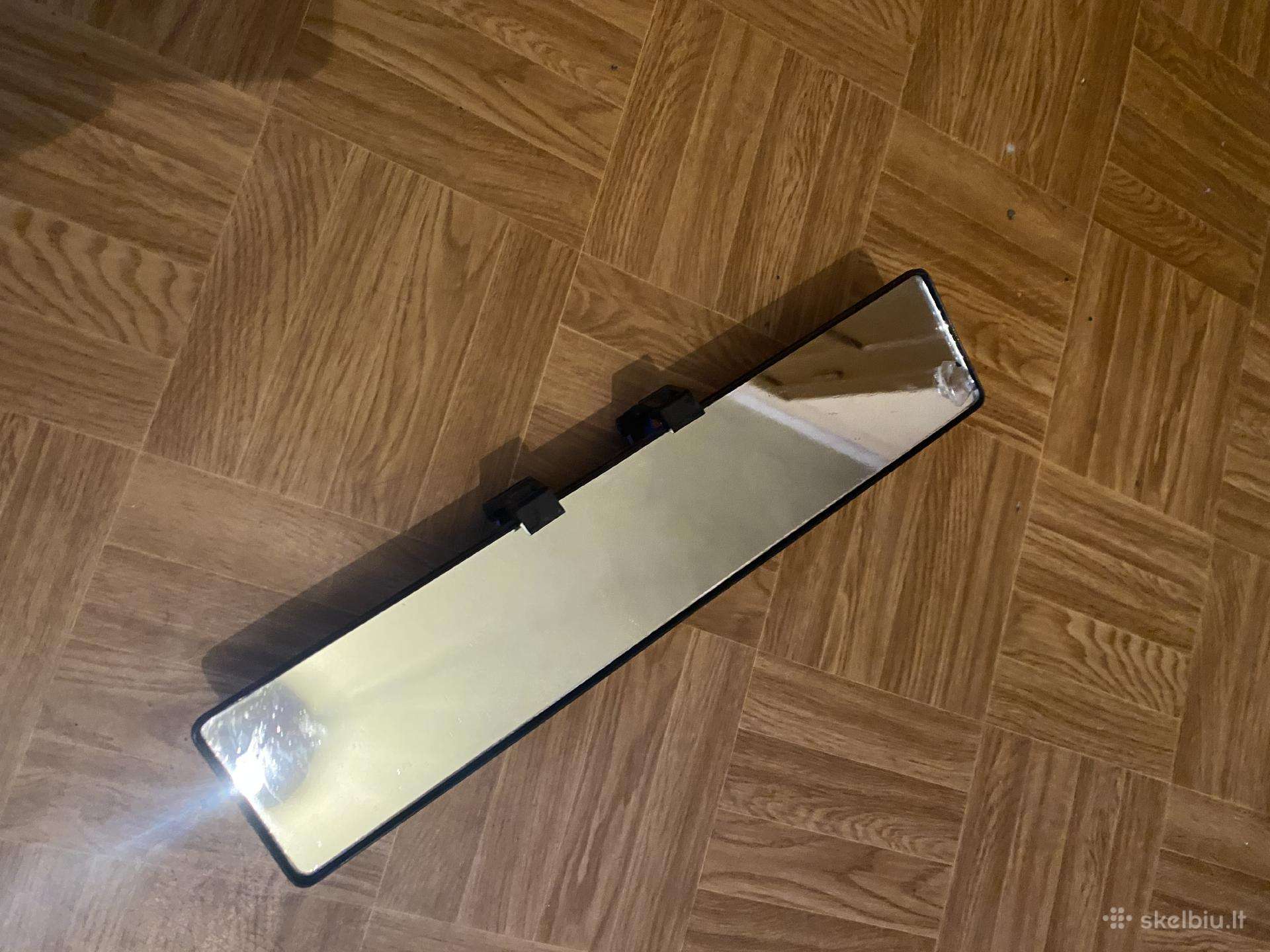 Tarybinio automobilio veidrodelis salono