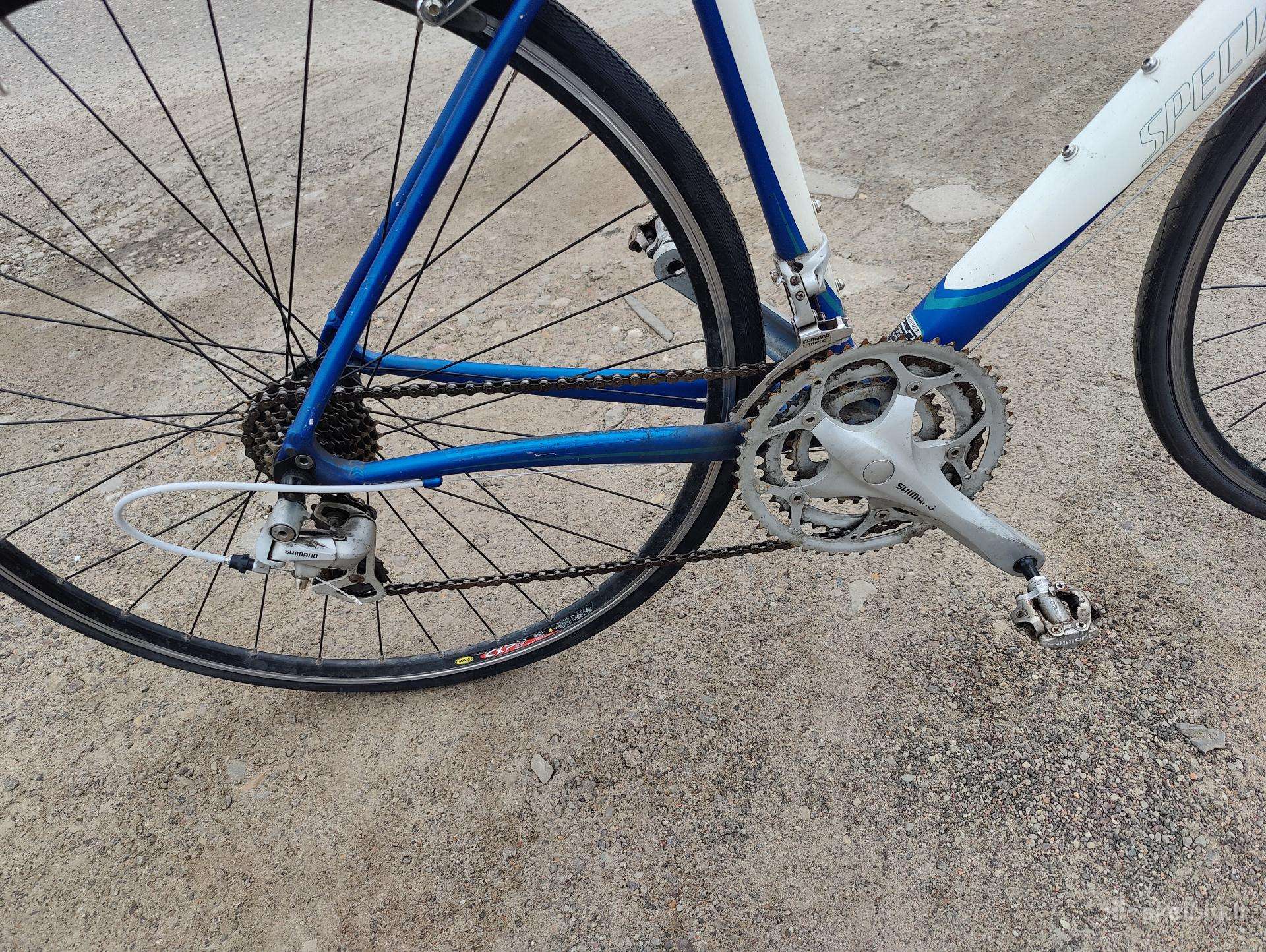 Гибридный велосипед Specialized