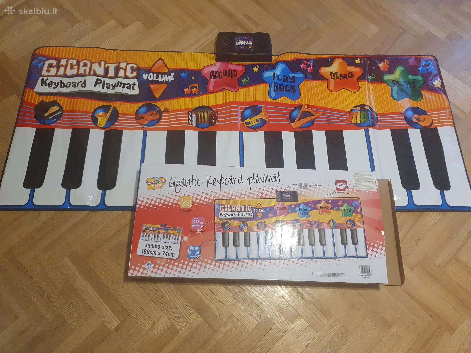 Gigantic keyboard playmat