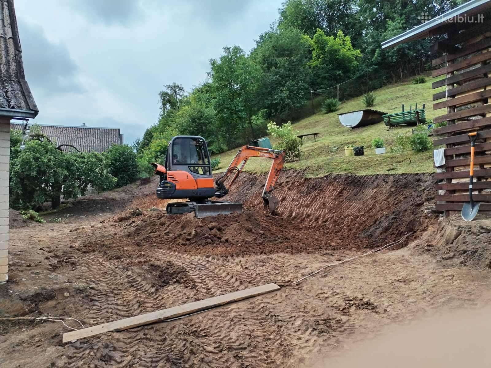 Hitachi 25, žemės ūkio technikos nuoma