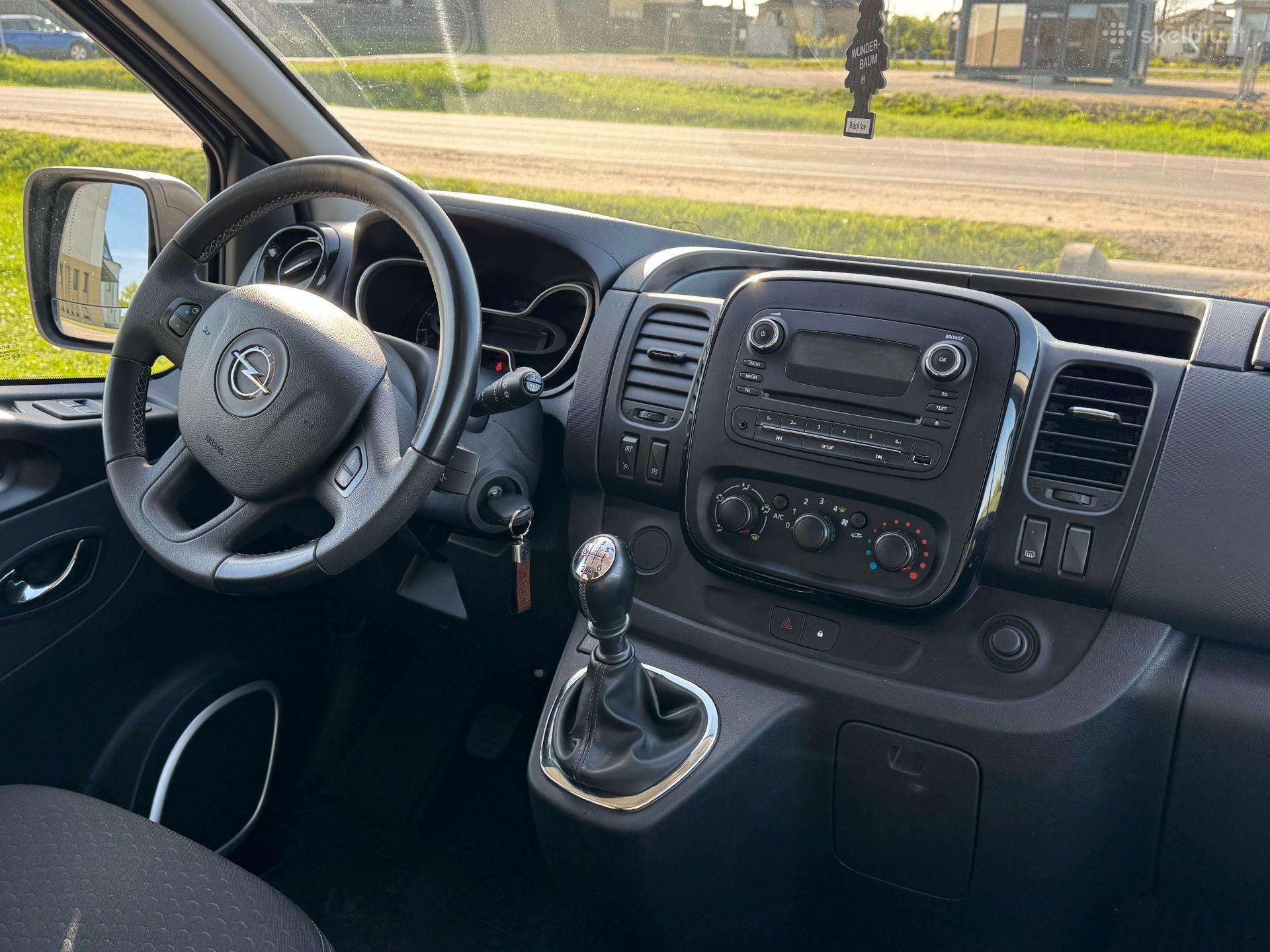Opel Vivaro, passenger minibus