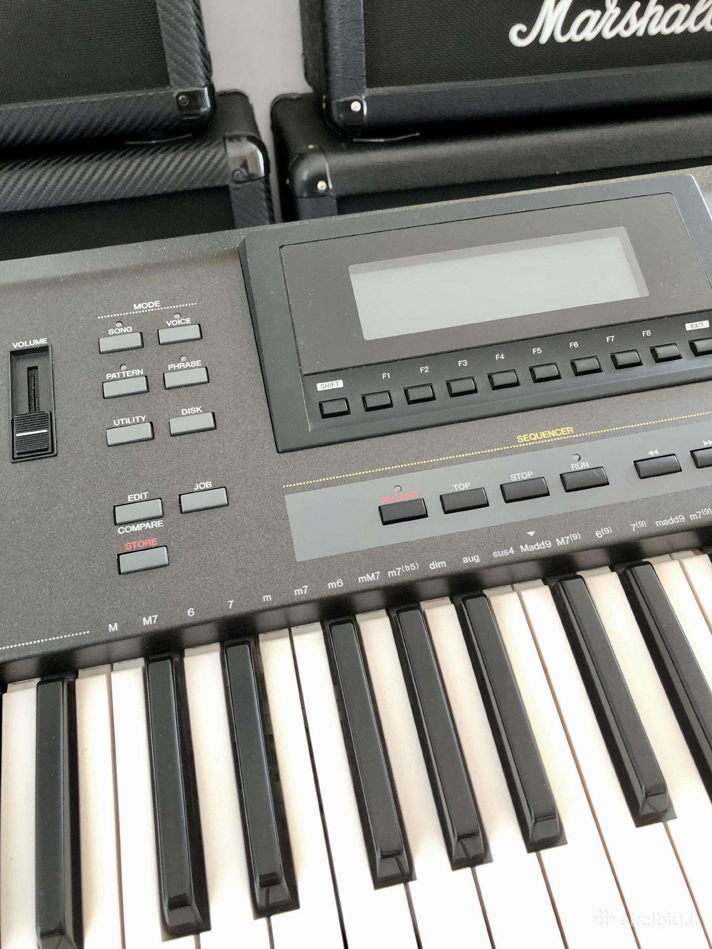 Roland Gw-7, Yamaha Qs 300, Piaggero Np-v80 ir kt.