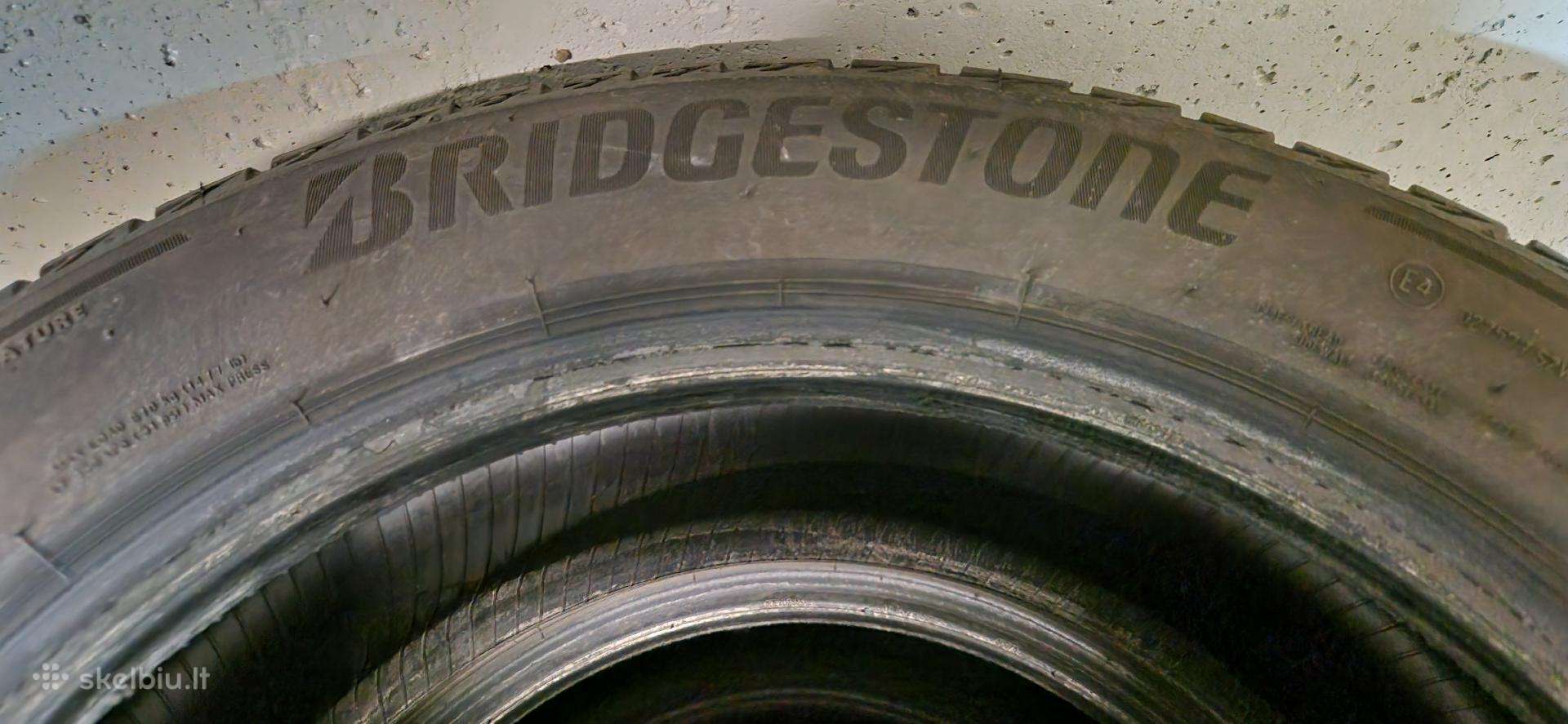% 4 vnt.=40€ / Bridgestone / 215 55 R17 94v
