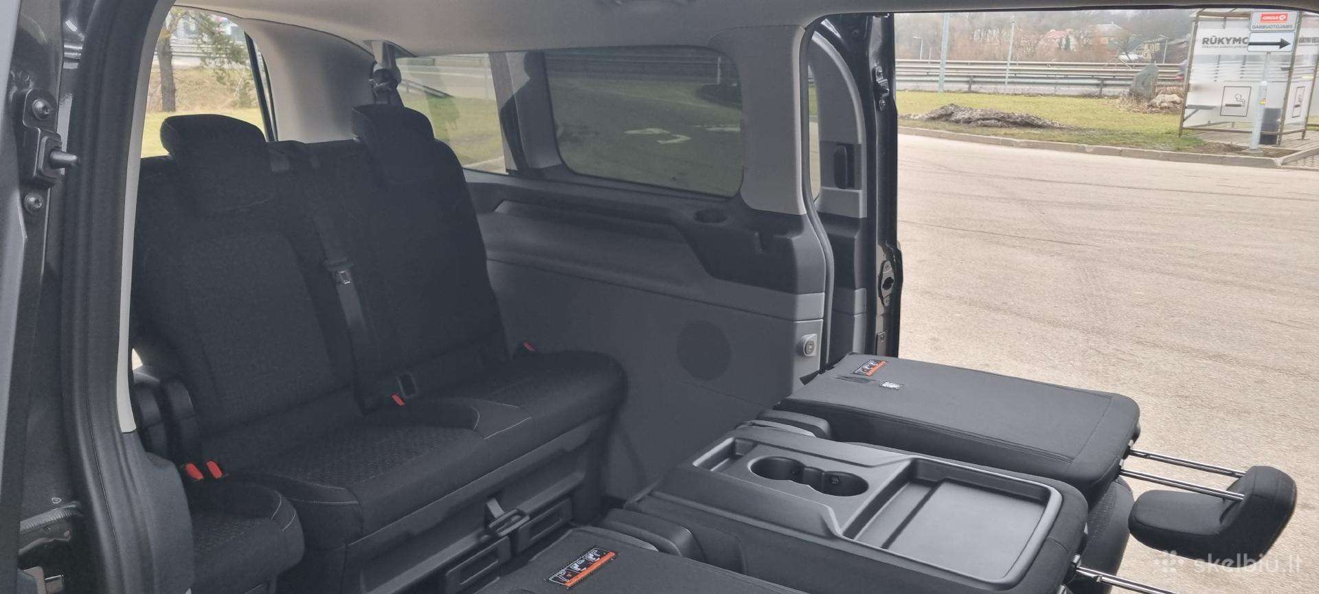 Ford Tourneo Custom, passenger minibus