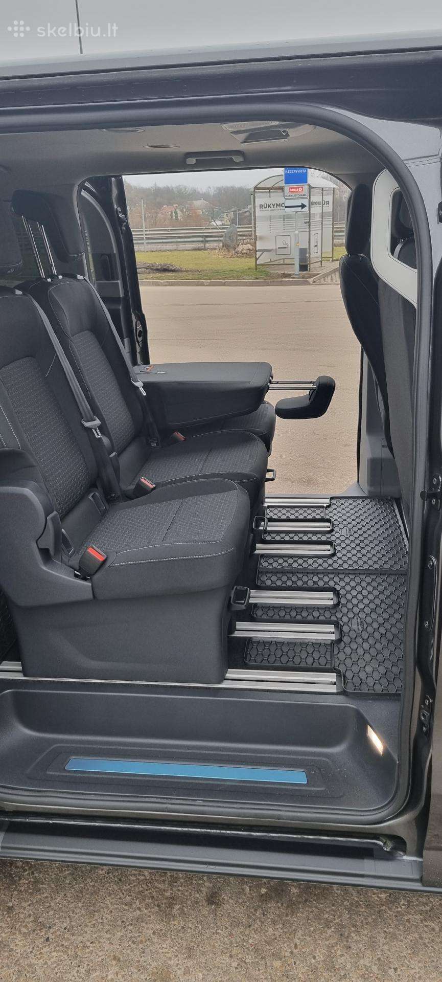 Ford Tourneo Custom, passenger minibus