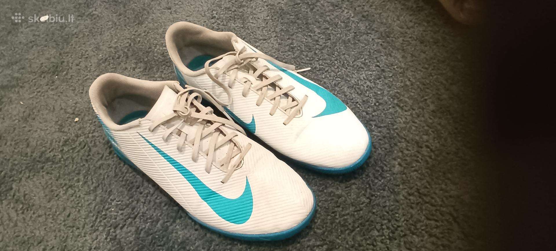 Parduodu Nike futsalo batus (tinka ir žolei)
