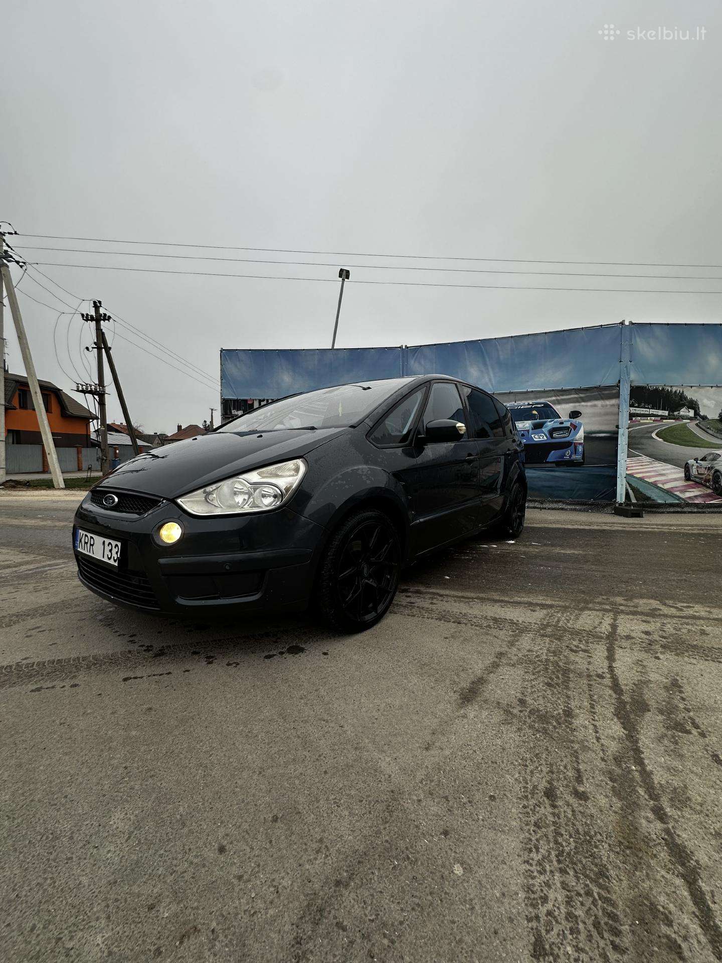 Toyota Prius, sedanas
