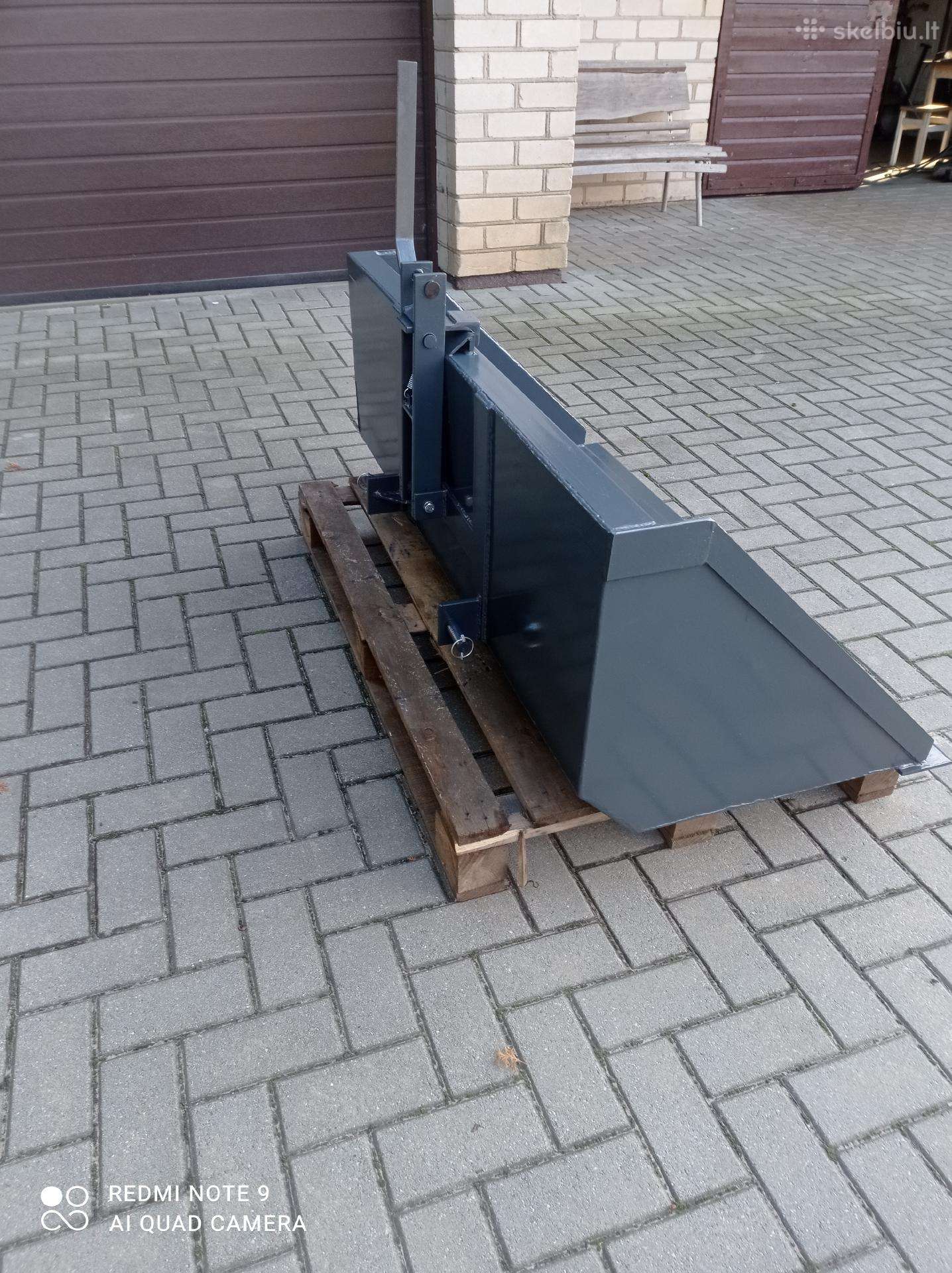 Kaušas mini traktoriuj