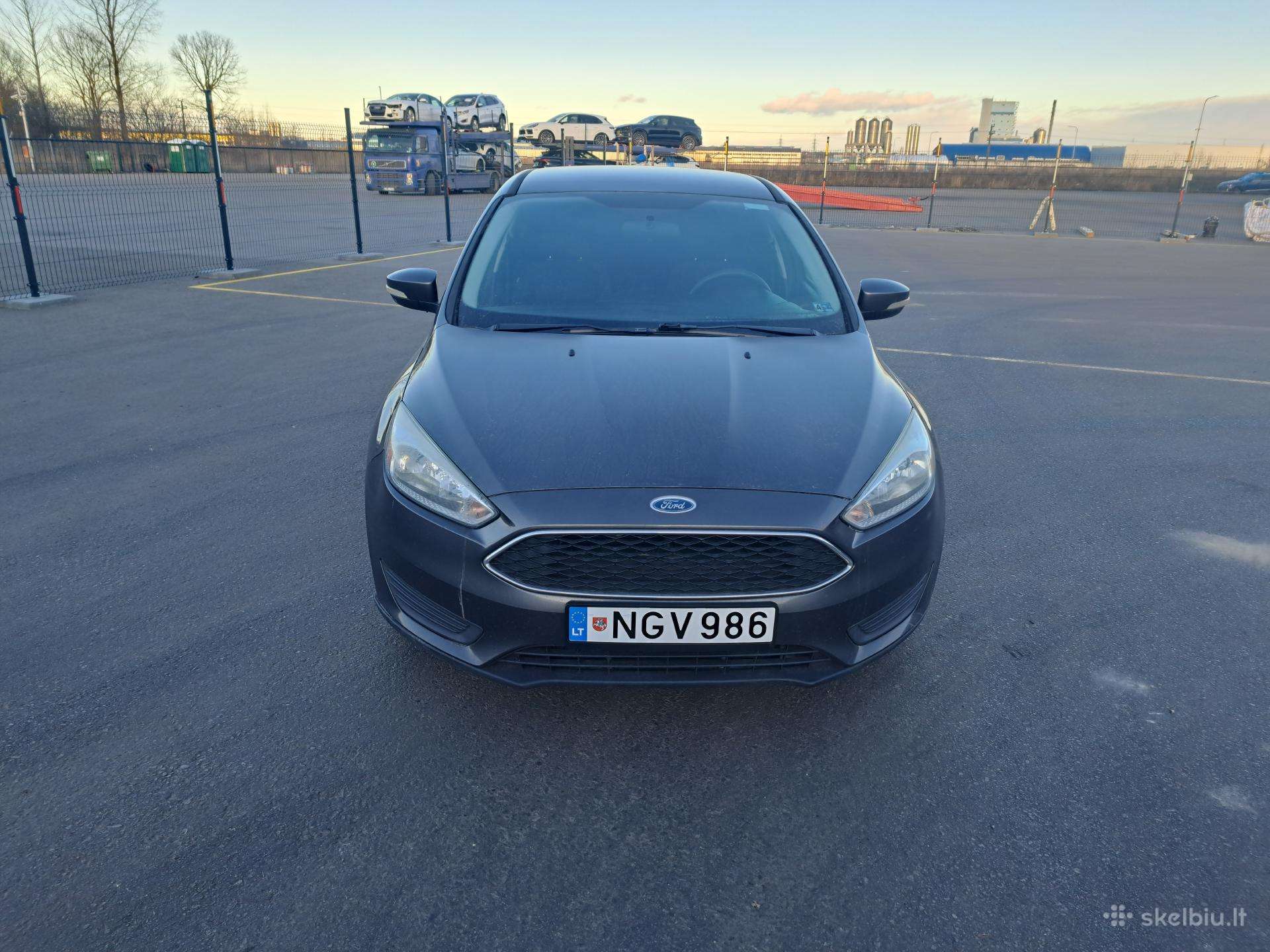 Ford Focus, Седан