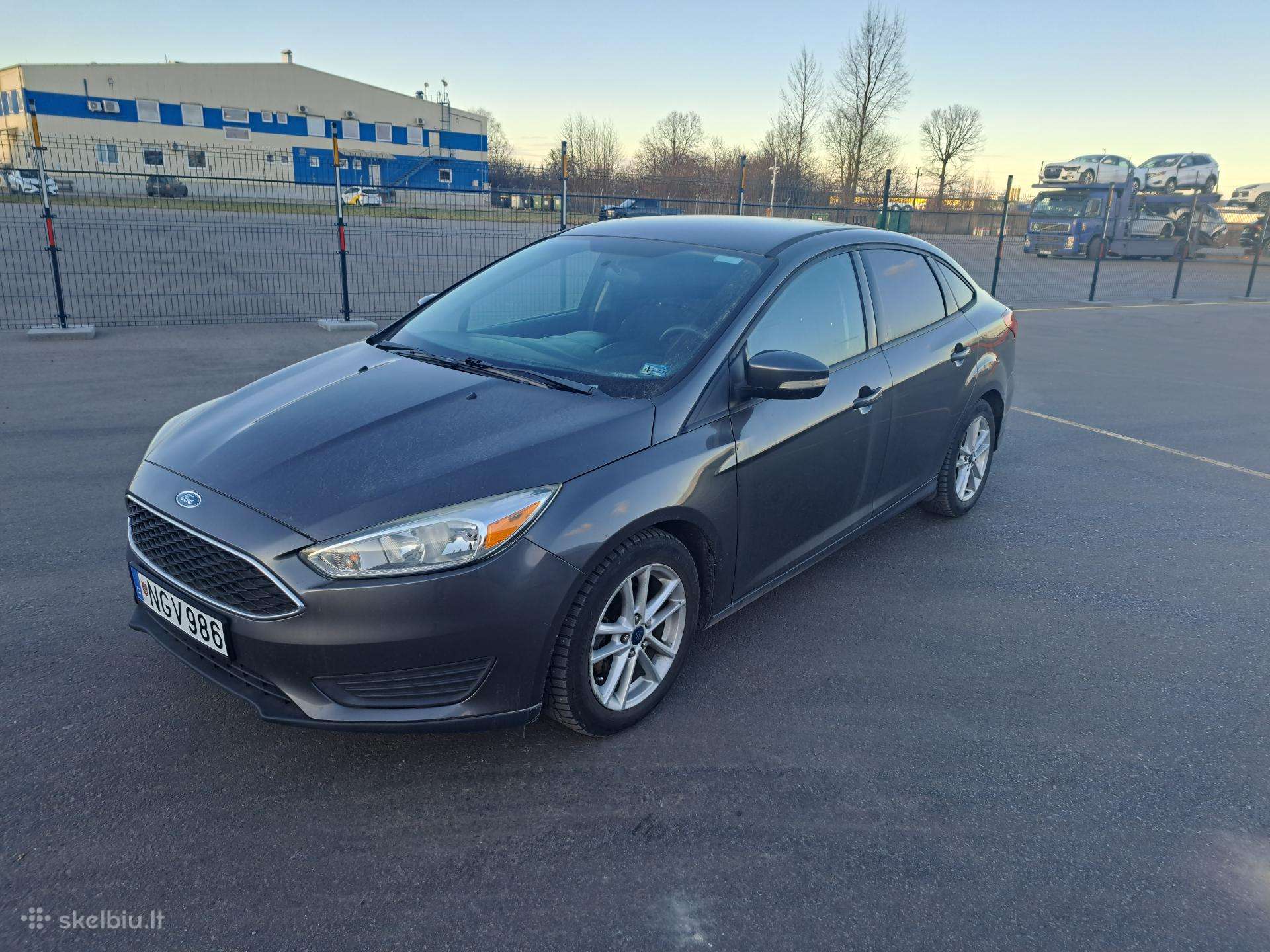 Ford Focus, Седан