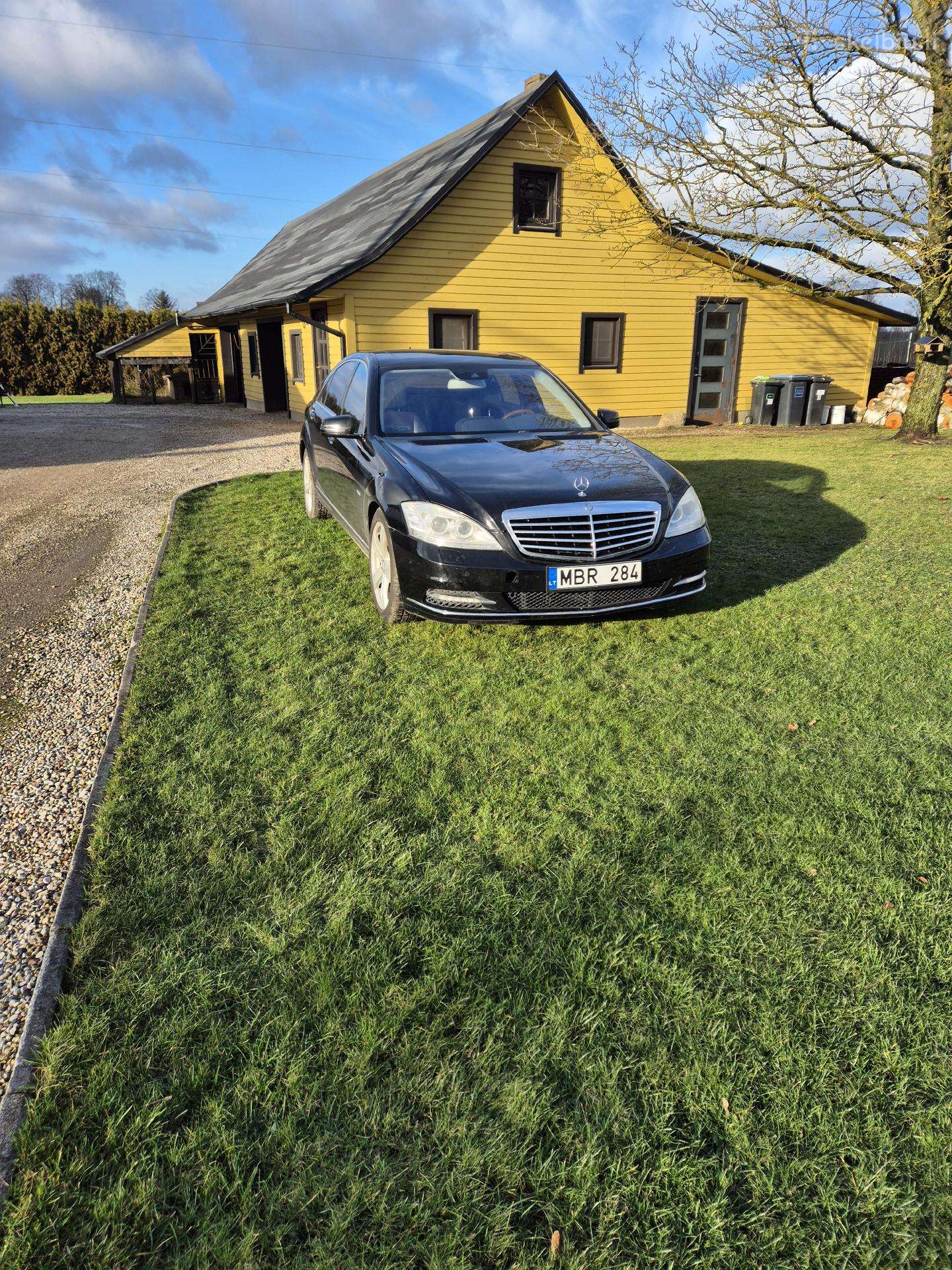 Mercedes-benz s550