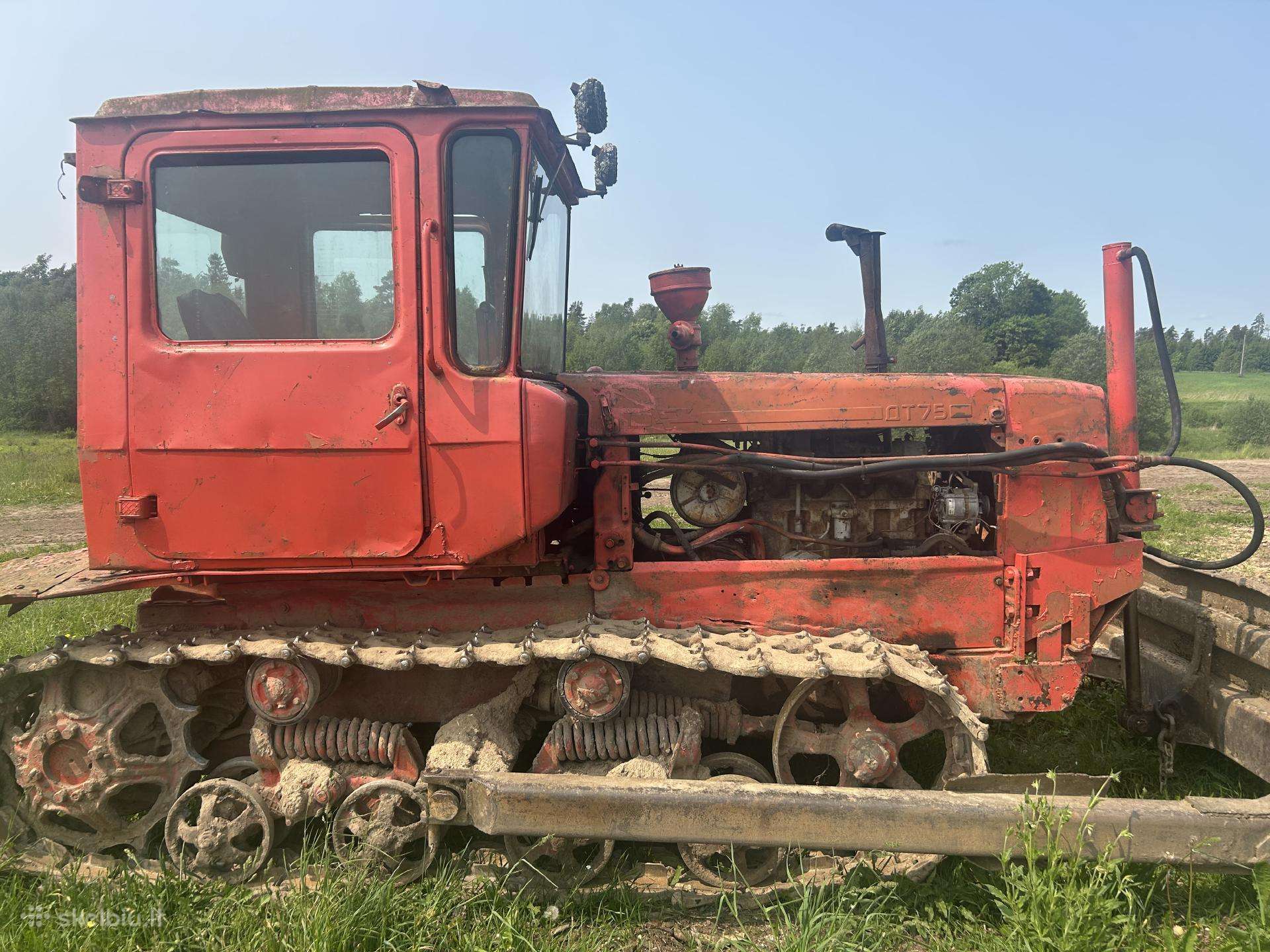 Buldozeris DT-75