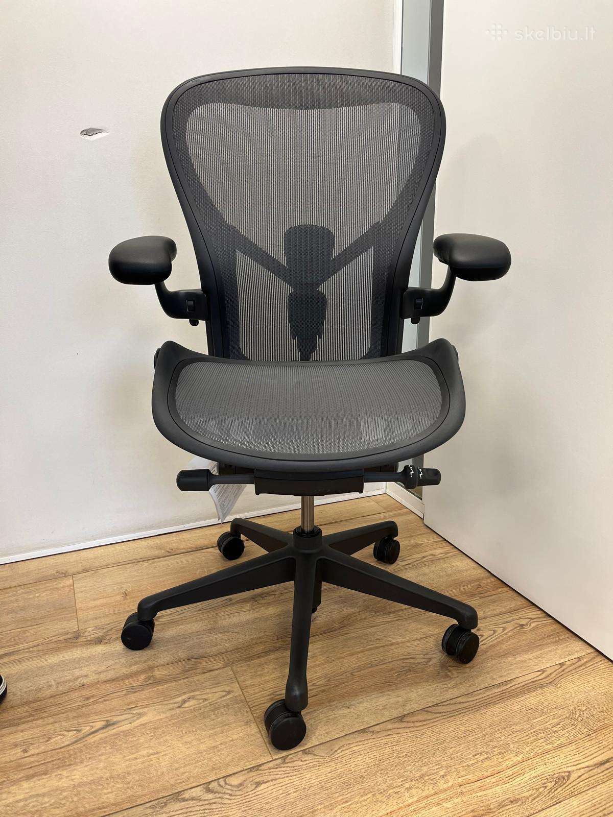 Herman Miller Aeron Remastered Full Option Size C