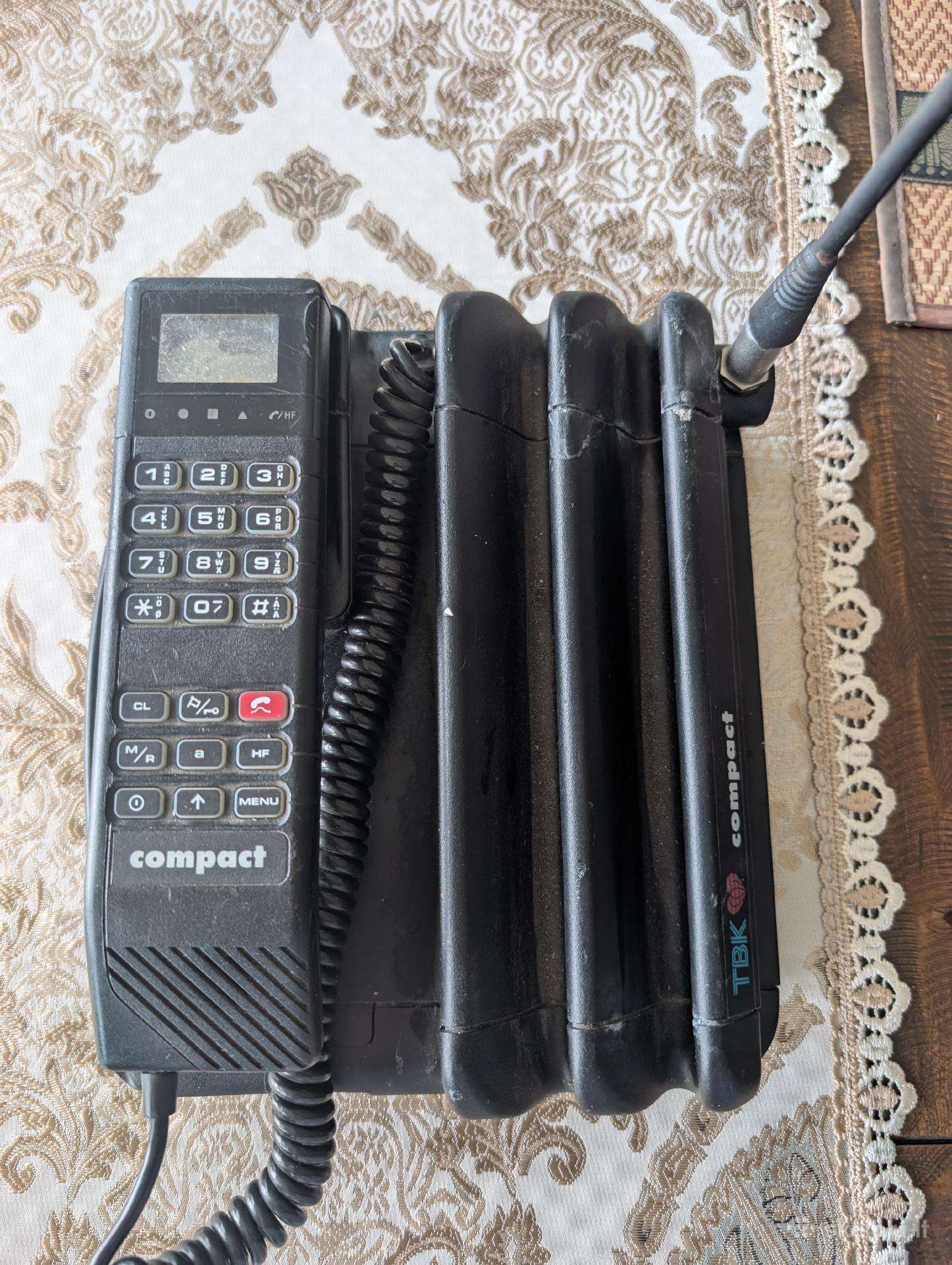 Senas mobilus telefonas Compact