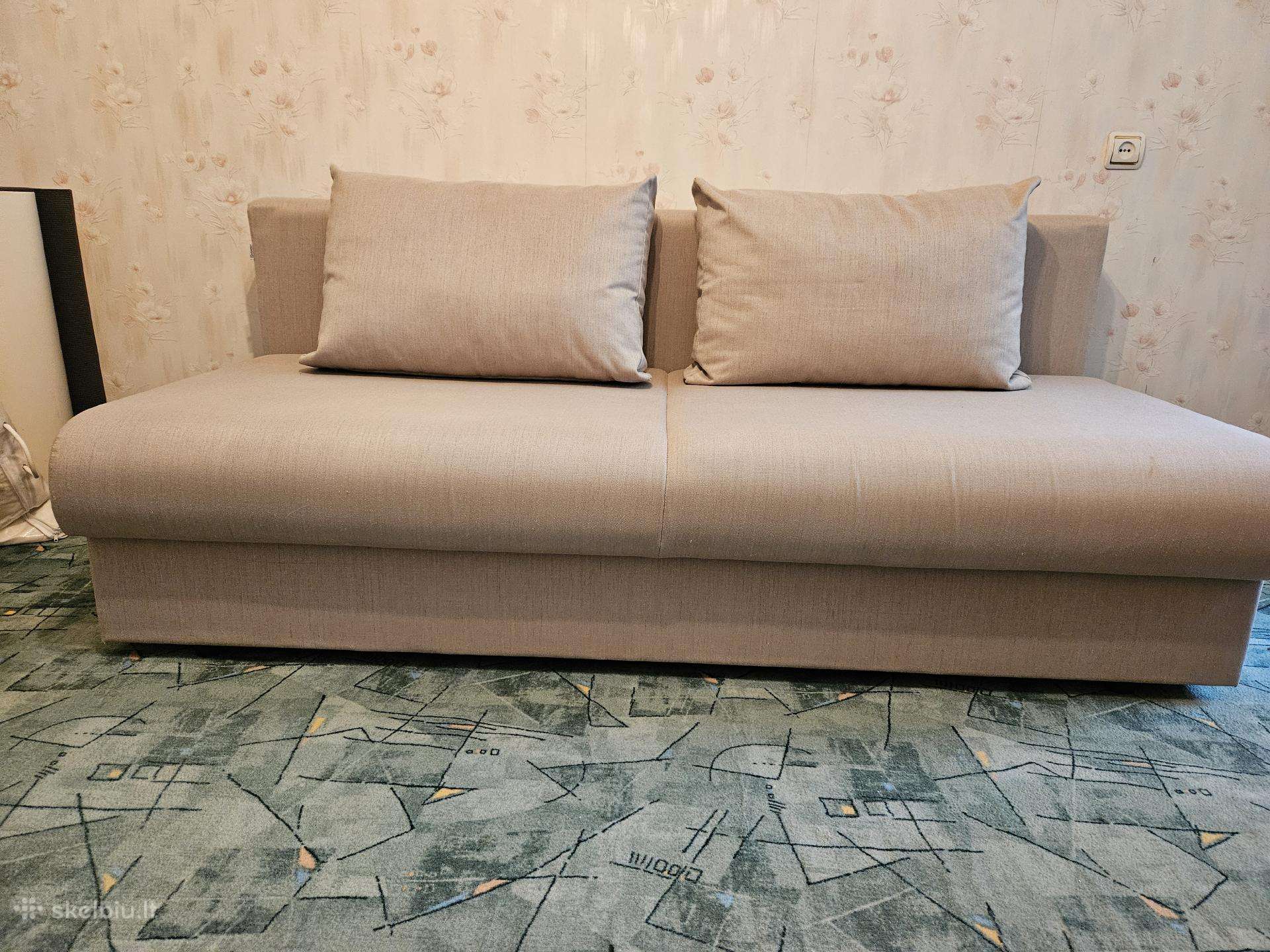 Sofa- Lova