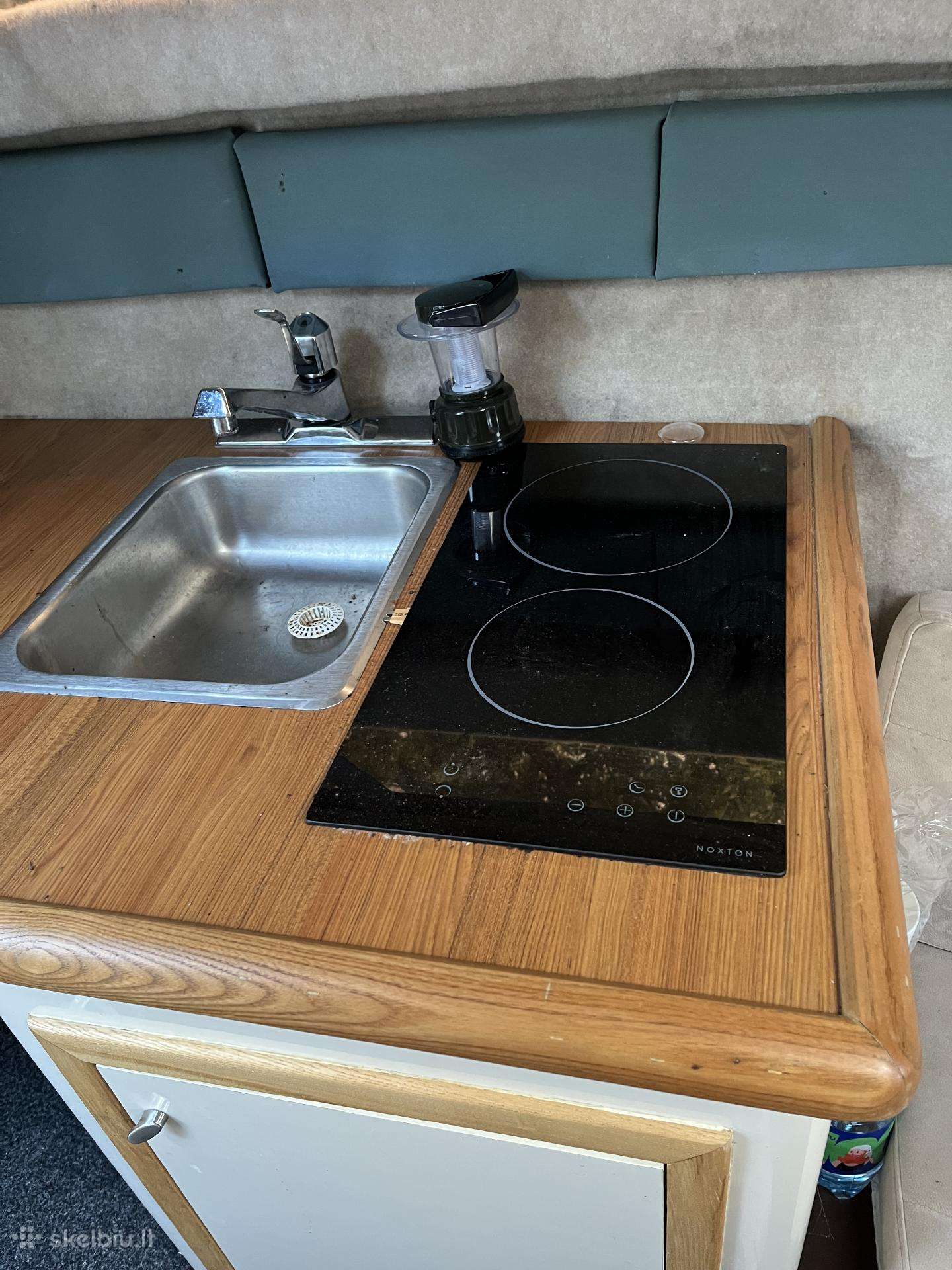 Bayliner Pramoginis, yachts / cruisers