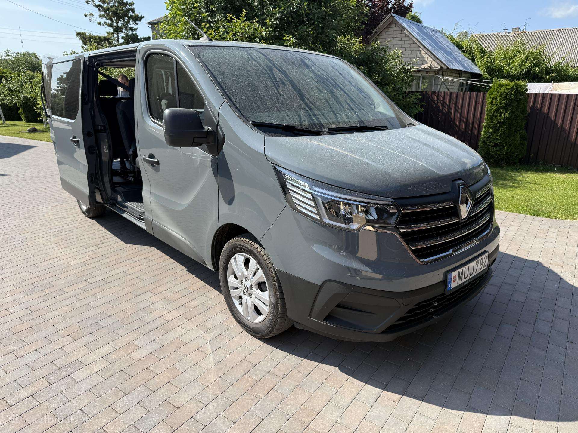 Renault Trafic, passenger minibus