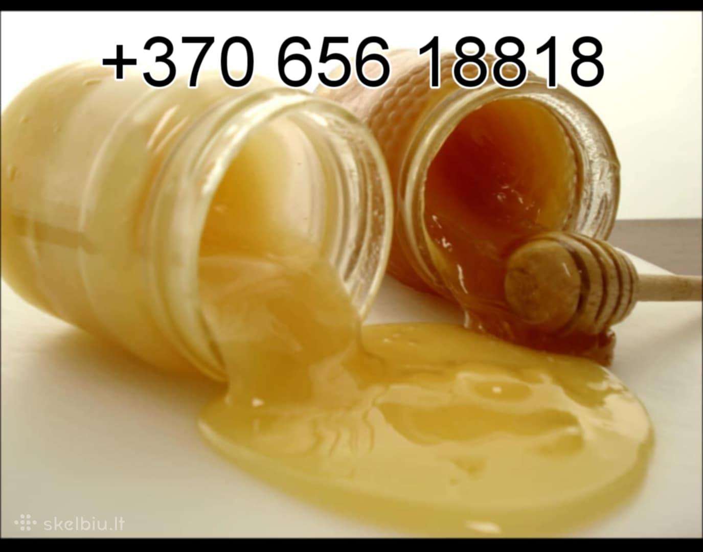 Šviežias suneštas iš miško medutis.