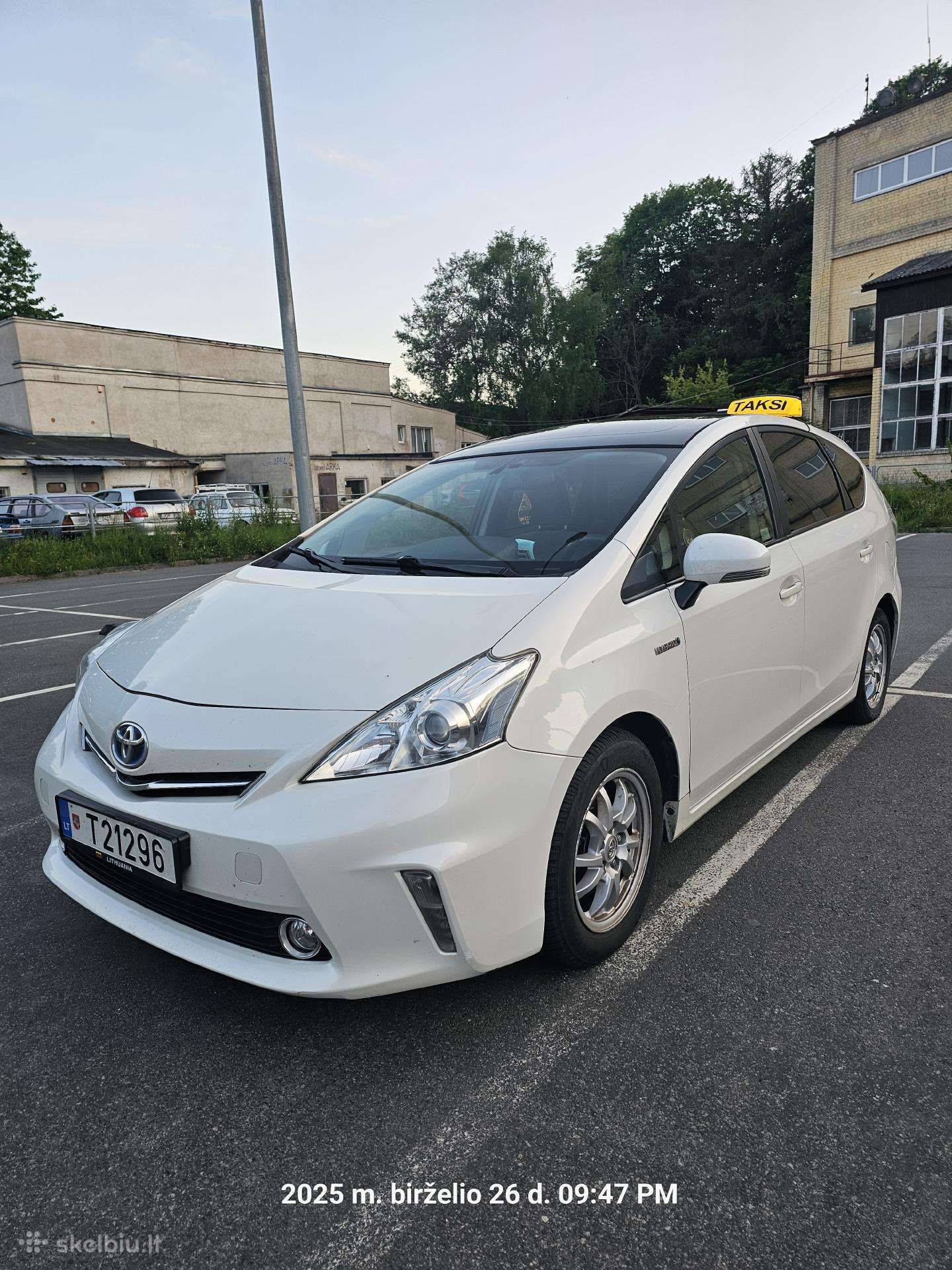 Toyota Prius+, hatchback