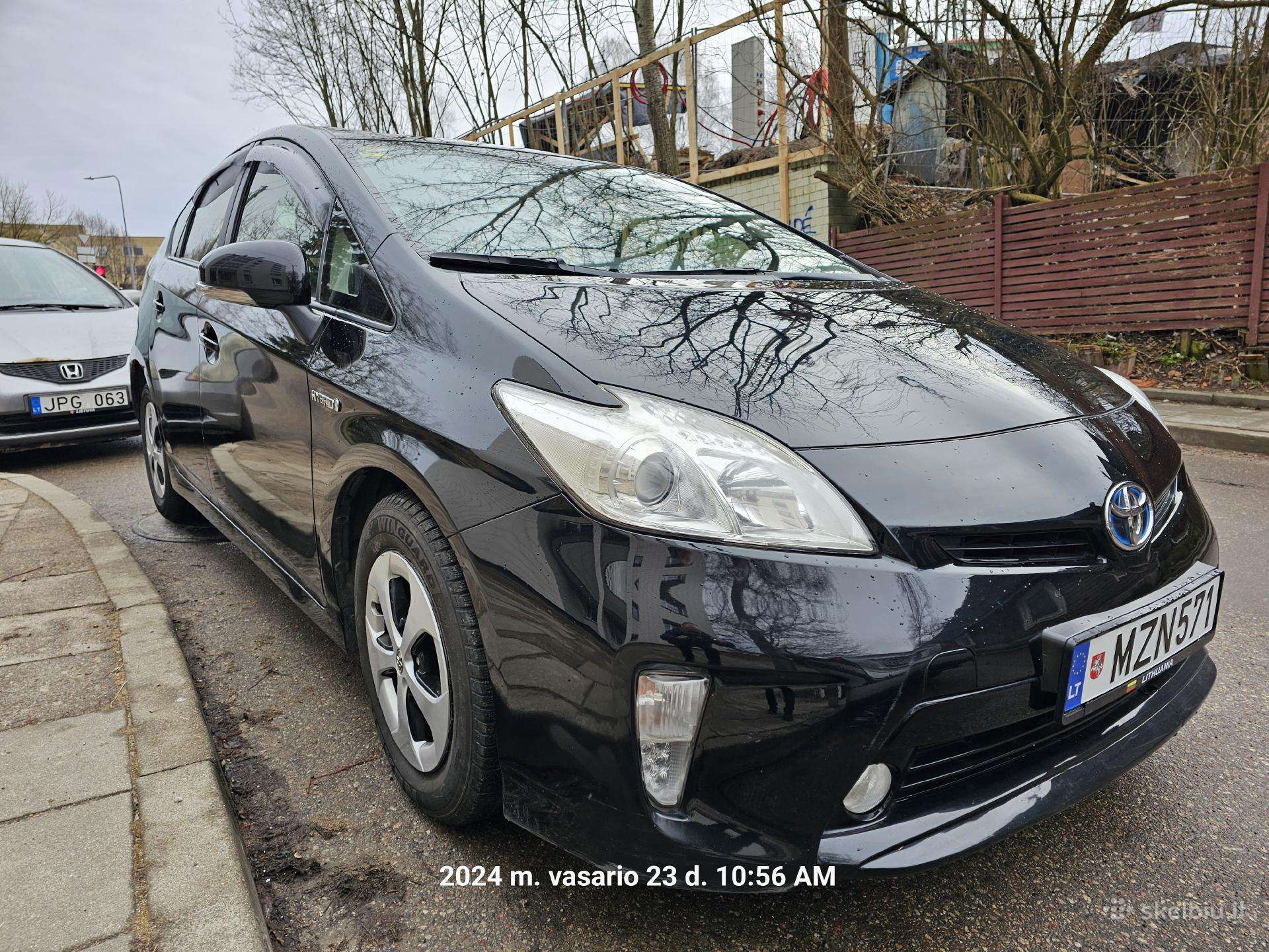Toyota Prius+, hatchback
