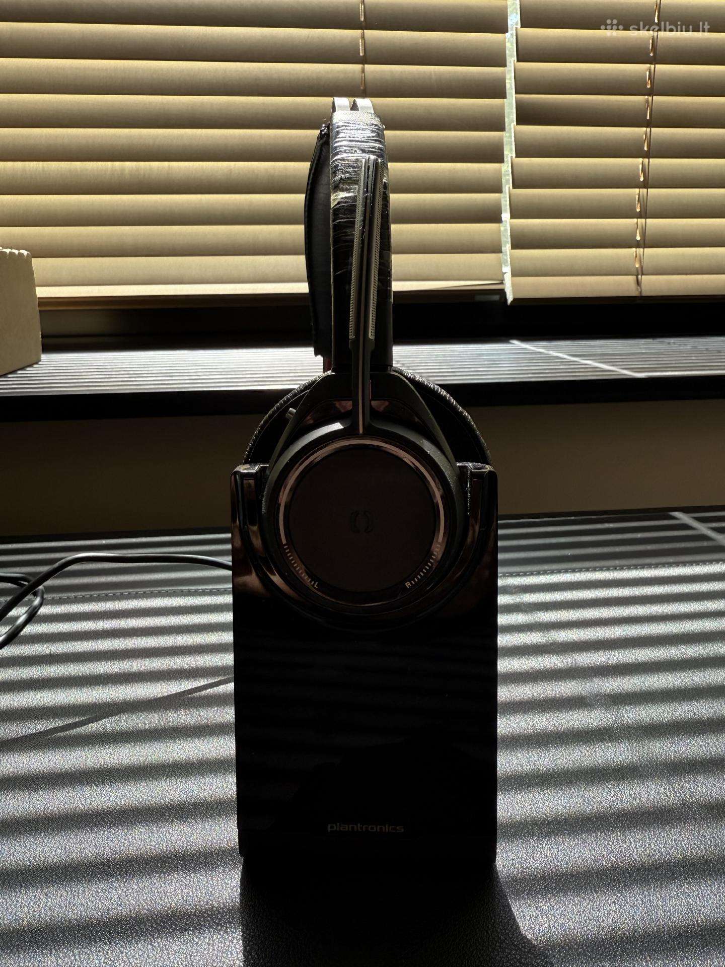 Plantronics Poly Voyager Focus Uc B825