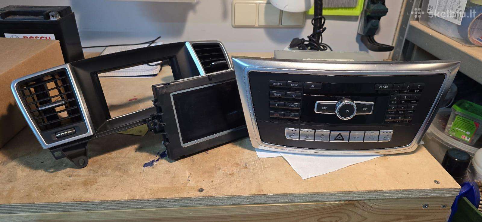 W166 Mercedes multimedia + kolonėlės + Becker navi