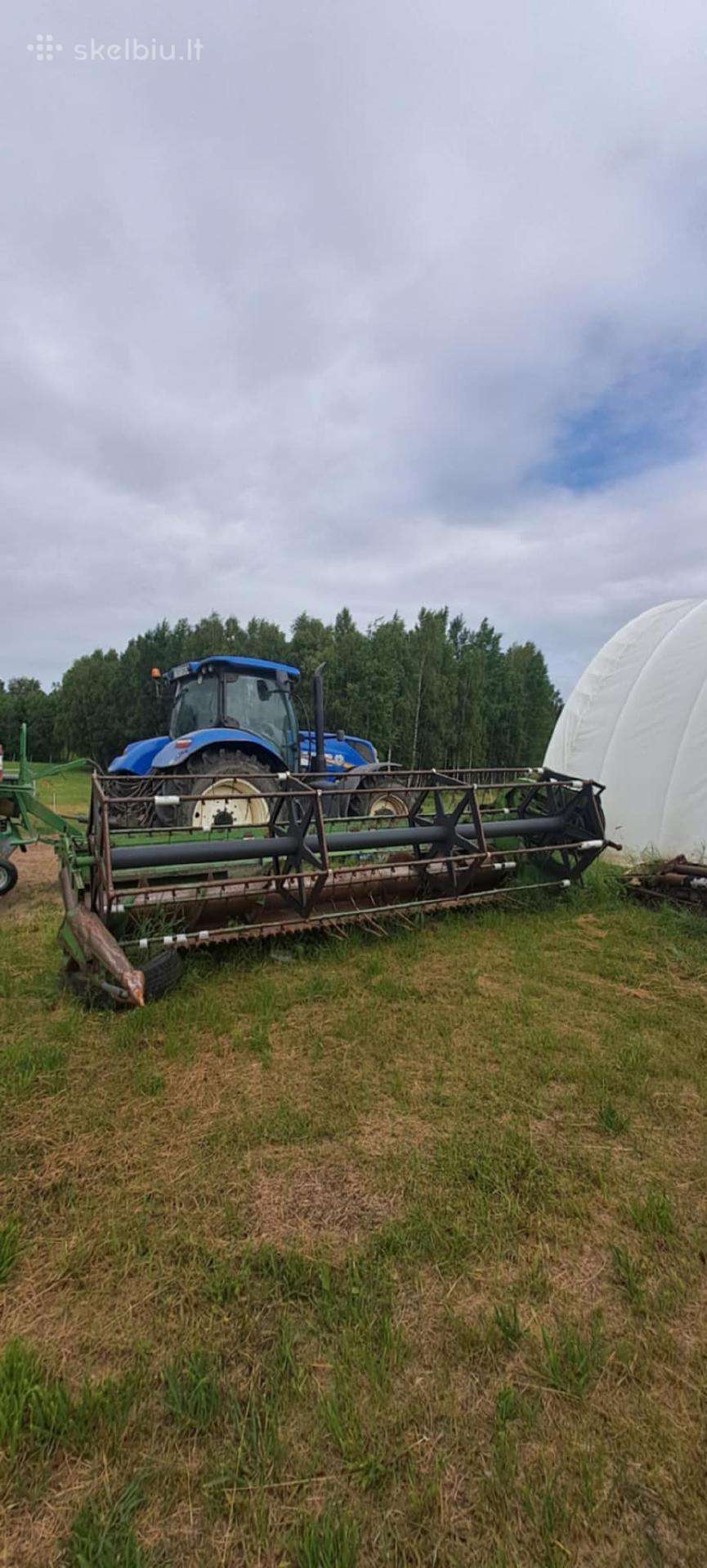John Deere 1065, kombainai