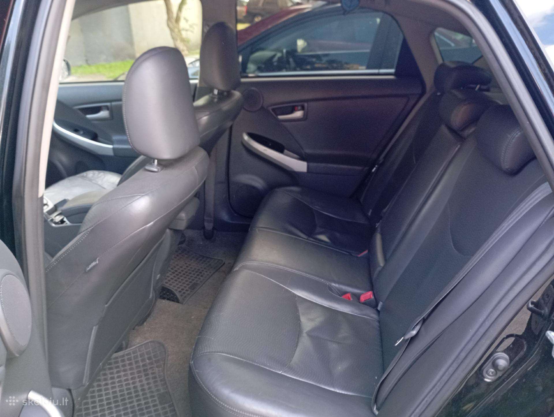 Toyota Prius, Хэтчбек
