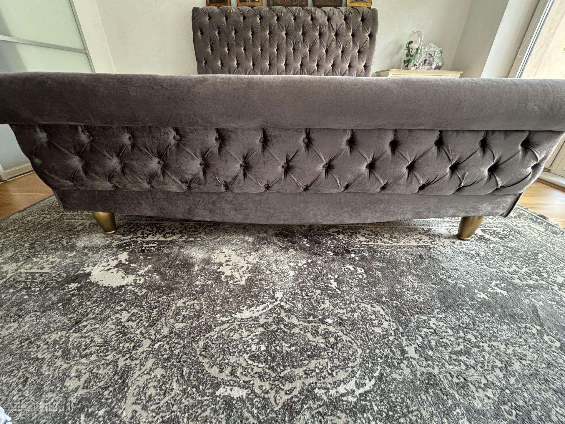 Prancūziška Chesterfield lova