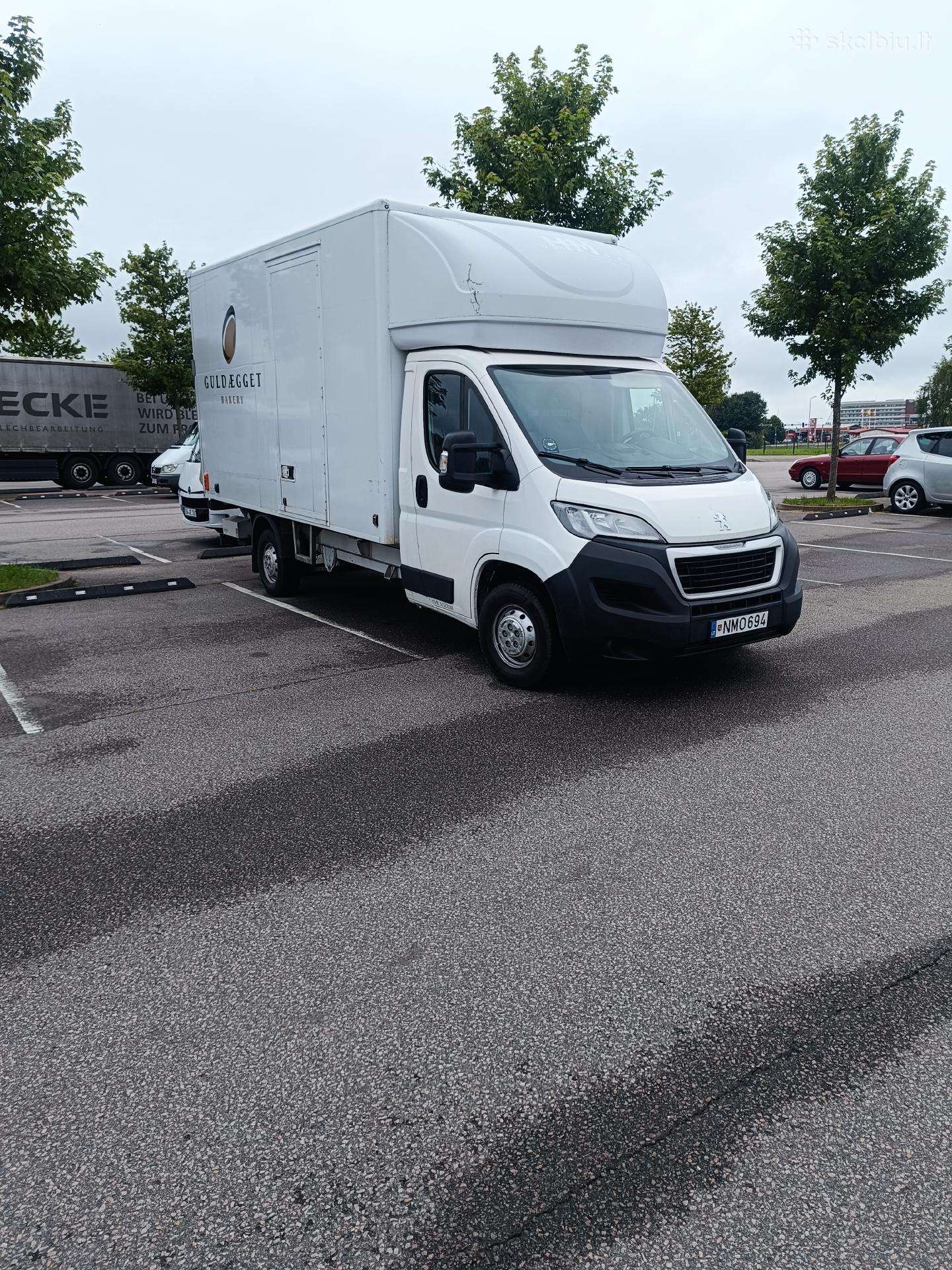 Mercedes-Benz Sprinter, cargo van