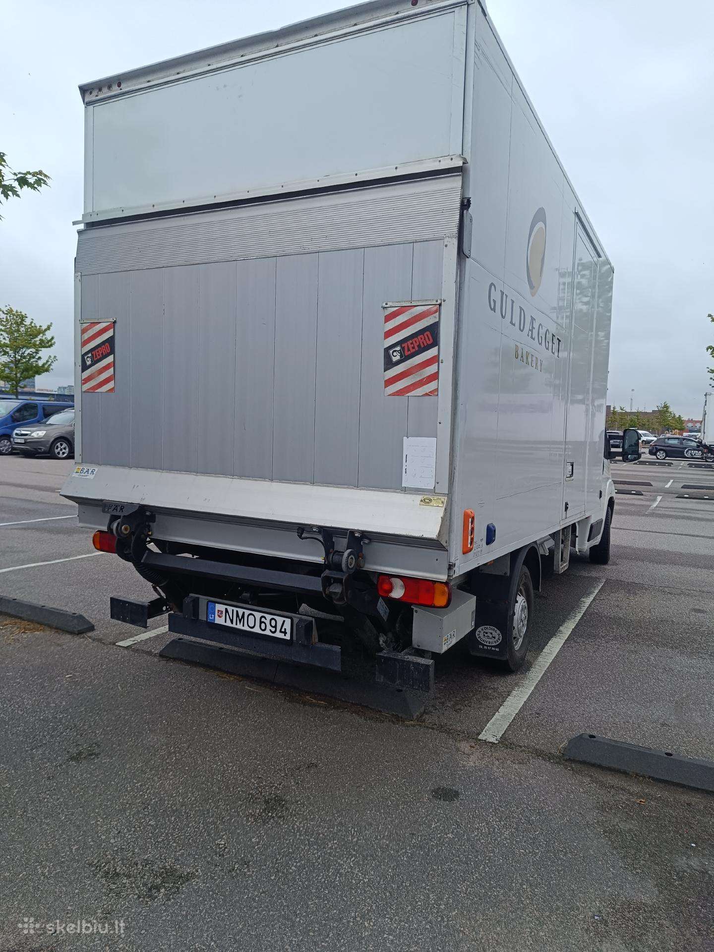 Mercedes-Benz Sprinter, cargo van
